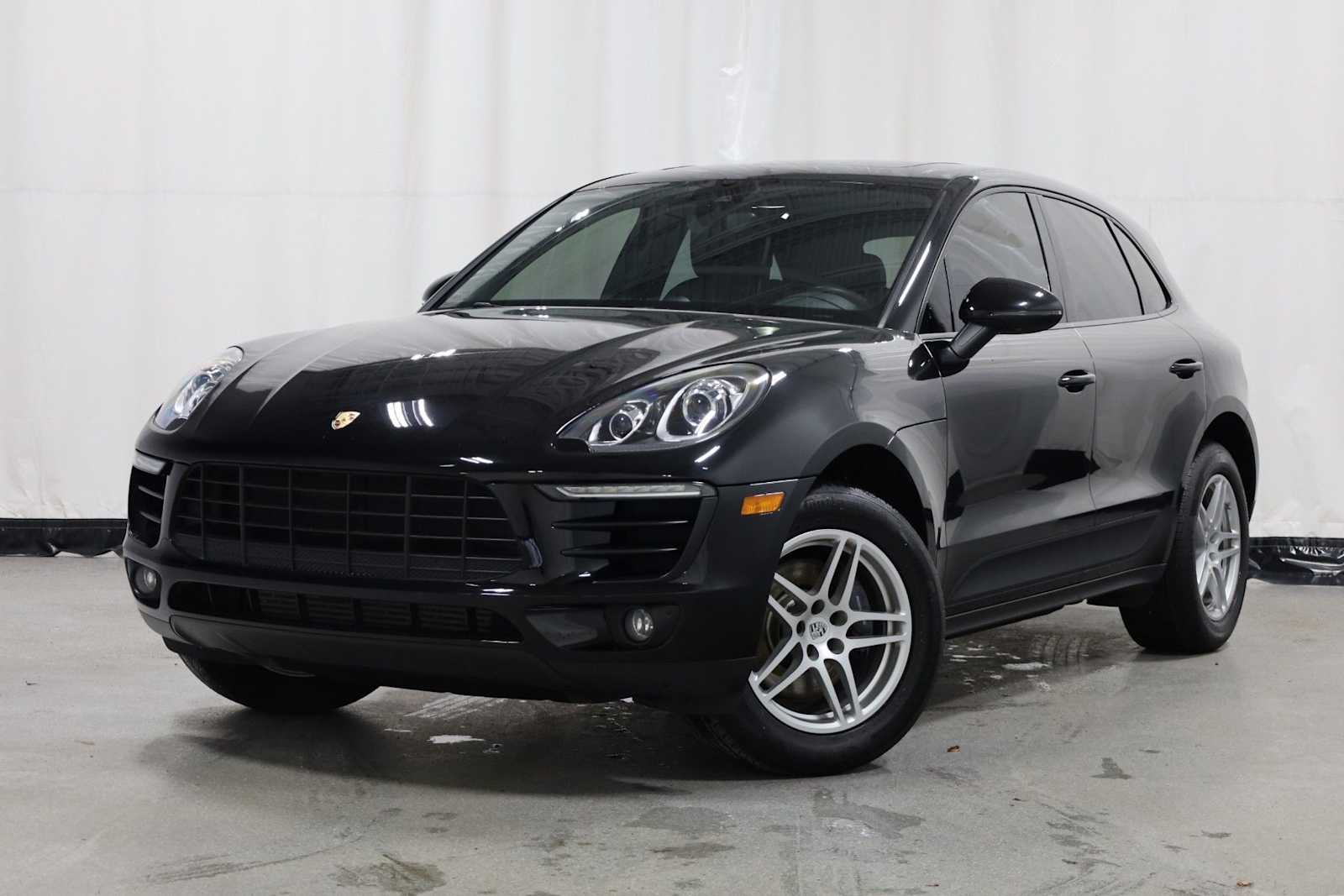 2018 Porsche Macan  -
                  Novi, MI
