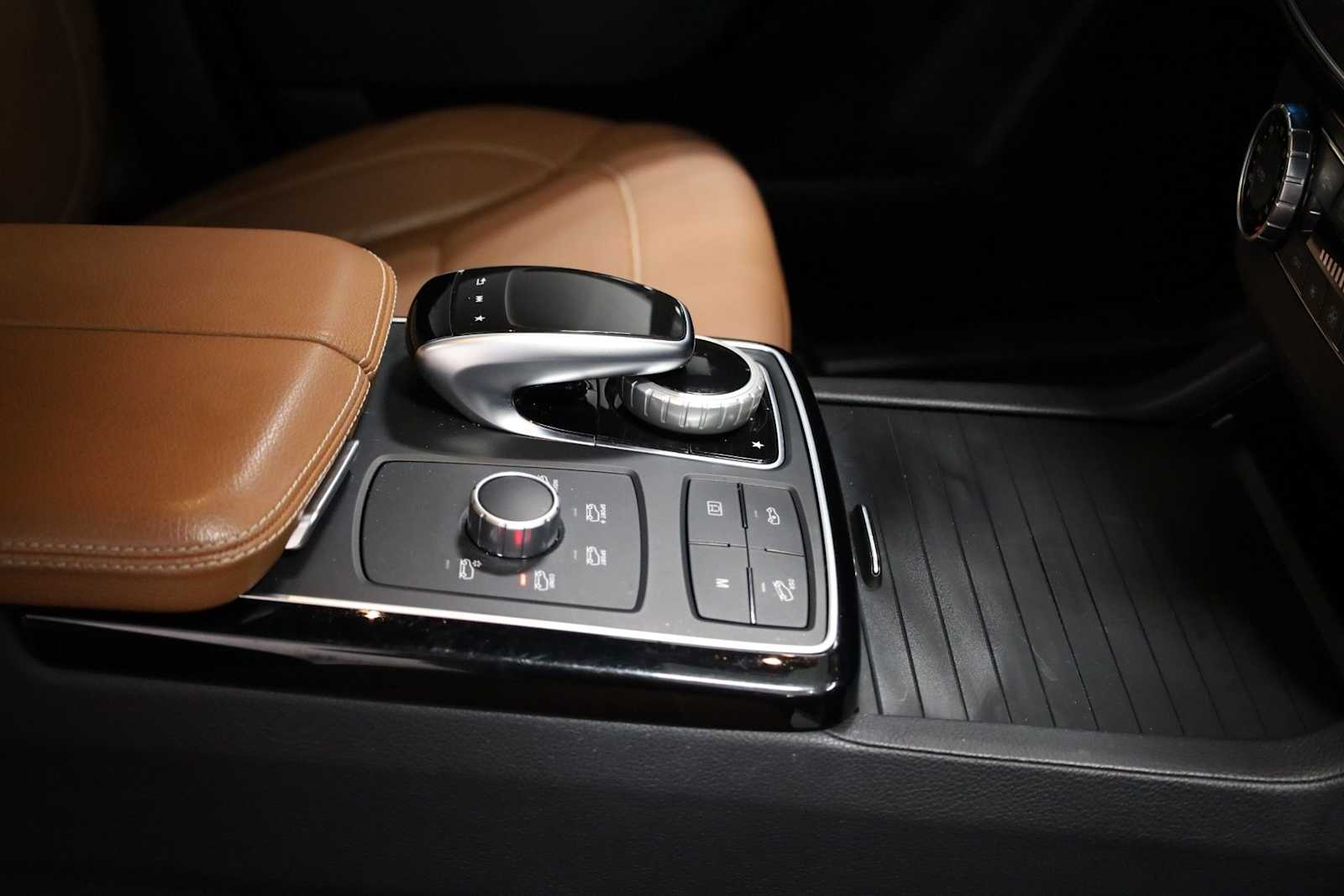 Thumbnail: 2017 Mercedes-Benz GLE - 20