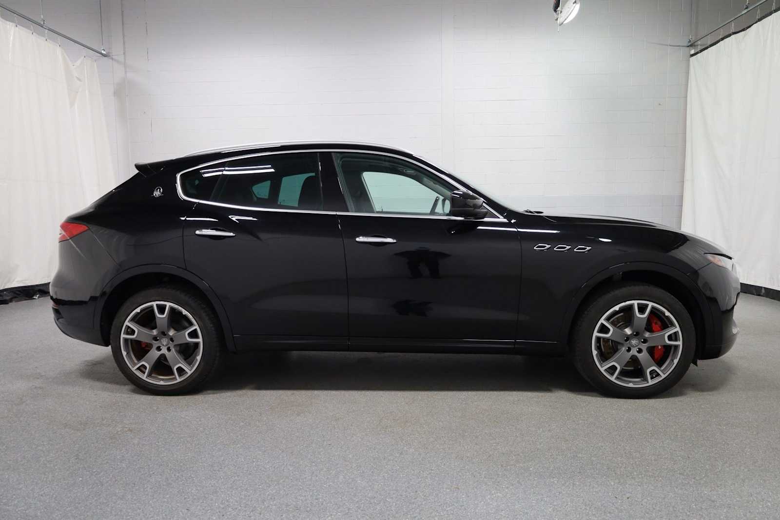 Thumbnail: 2017 Maserati Levante - 10