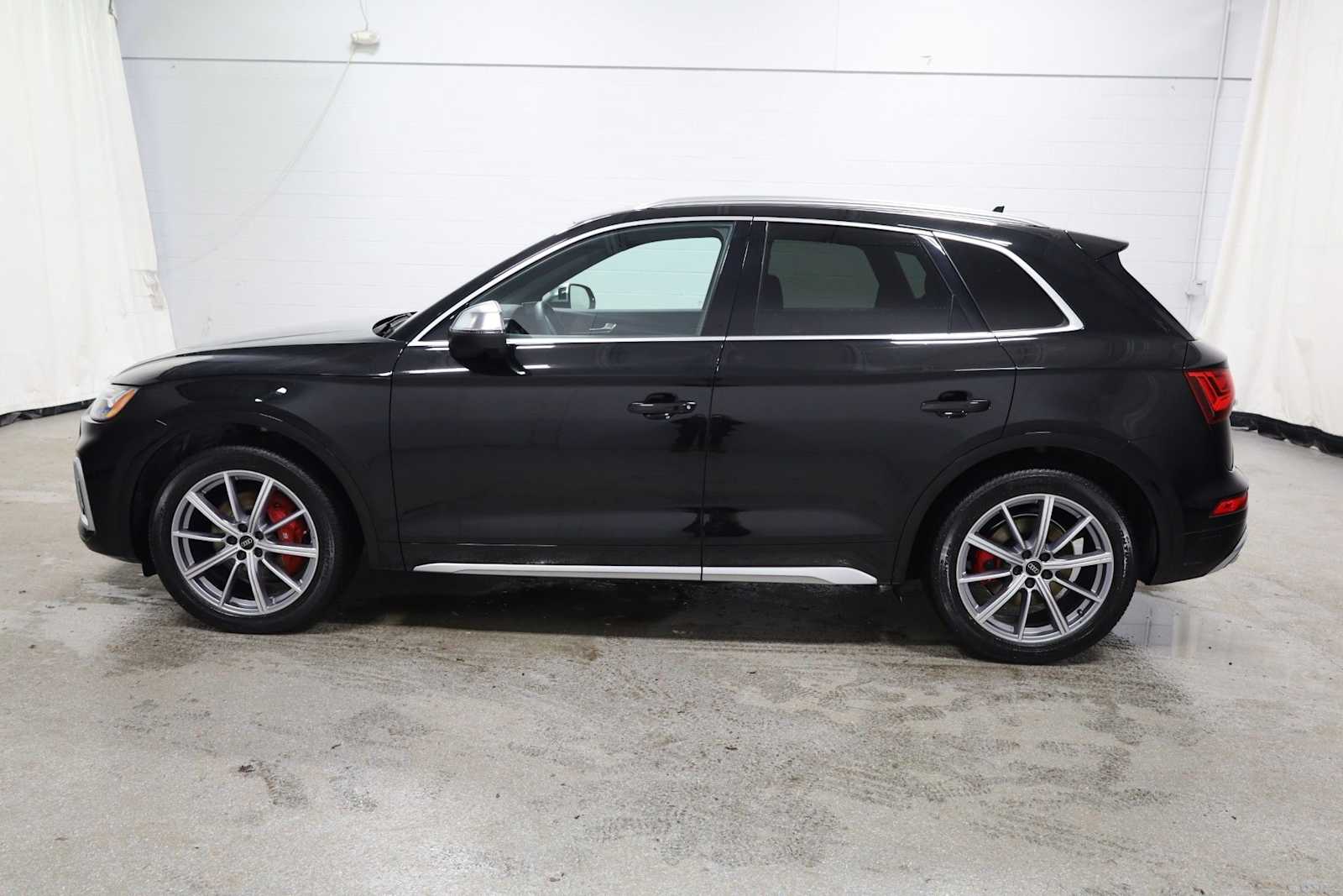 Thumbnail: 2024 Audi SQ5 - 2