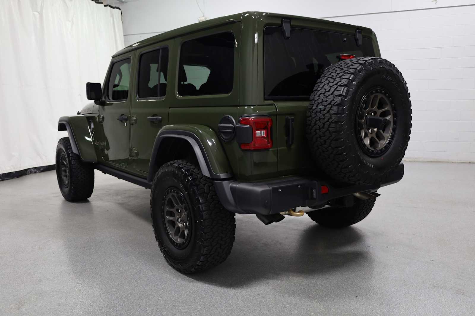Thumbnail: 2022 Jeep Wrangler - 3