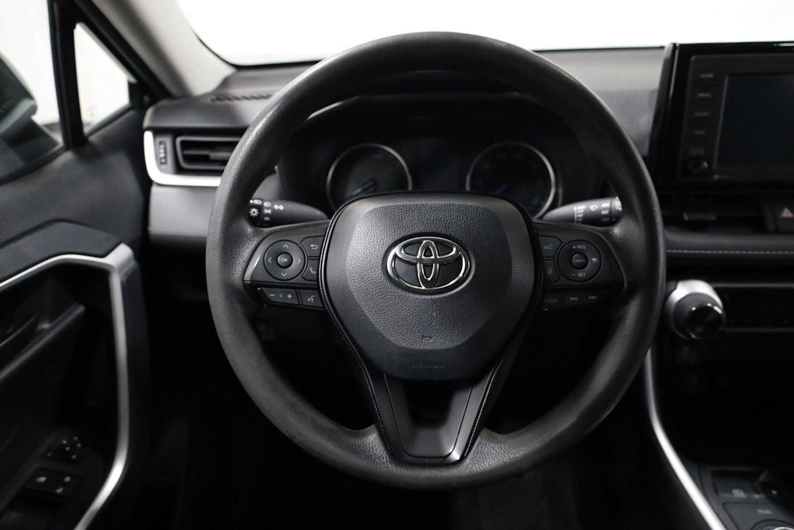 Thumbnail: 2021 Toyota RAV4 - 22