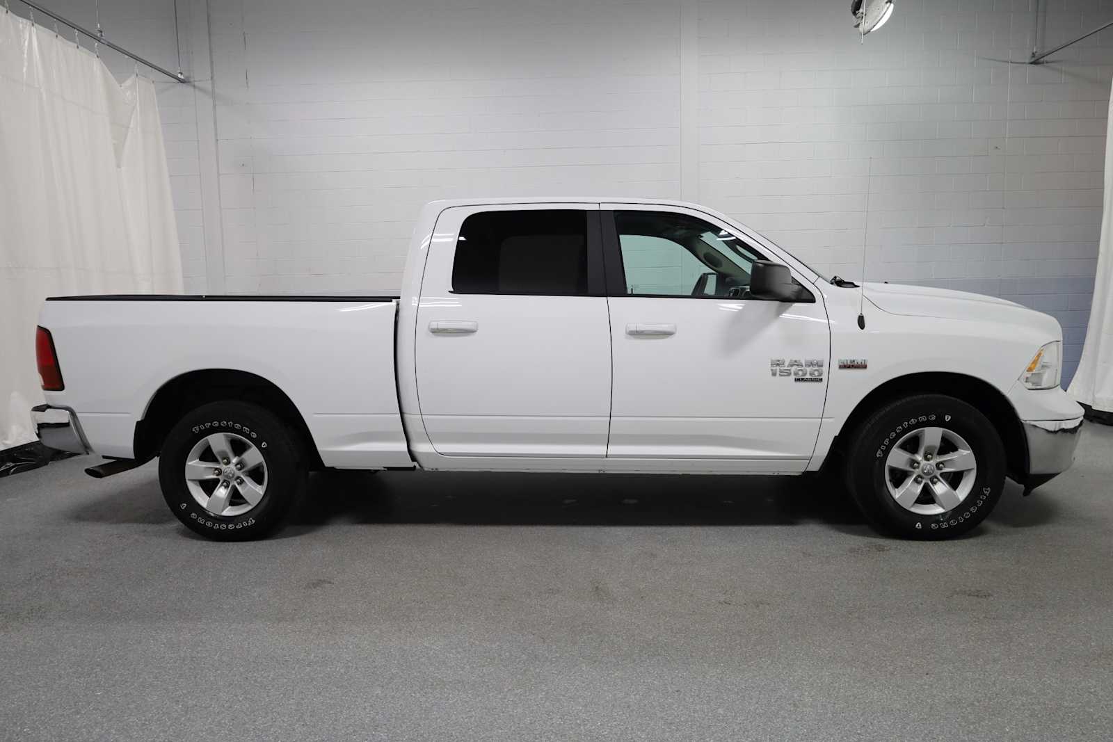 Thumbnail: 2019 RAM 1500 Classic - 10