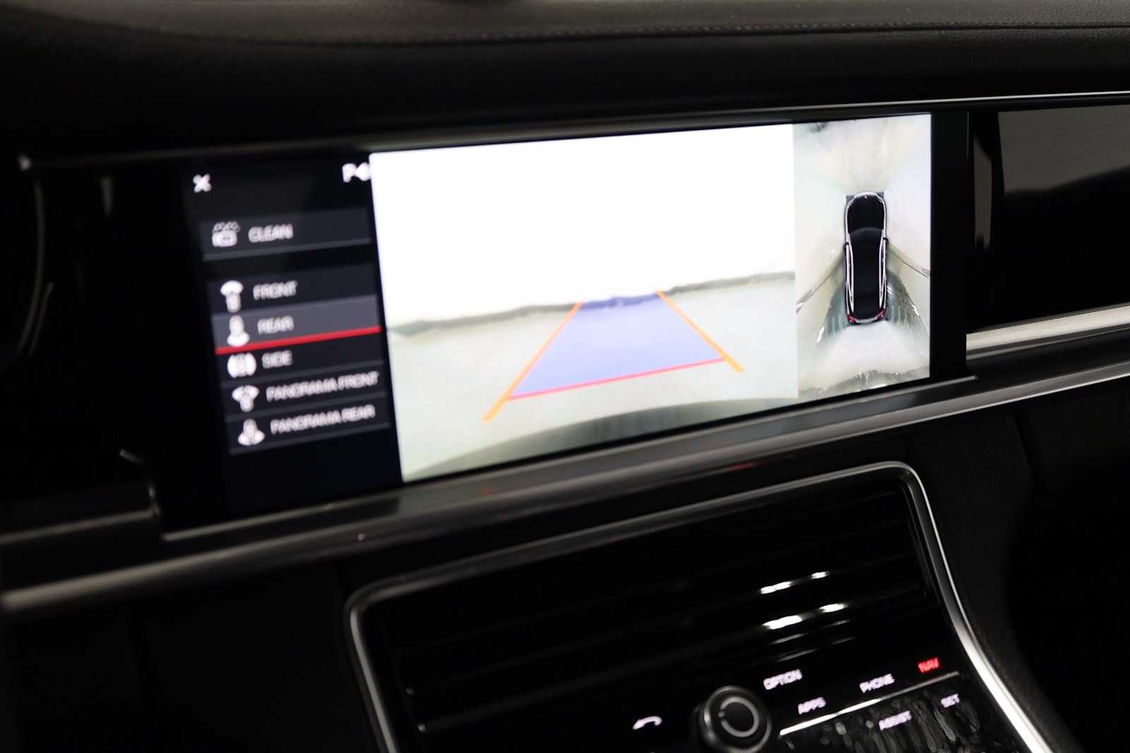 Thumbnail: 2018 Porsche Panamera - 33