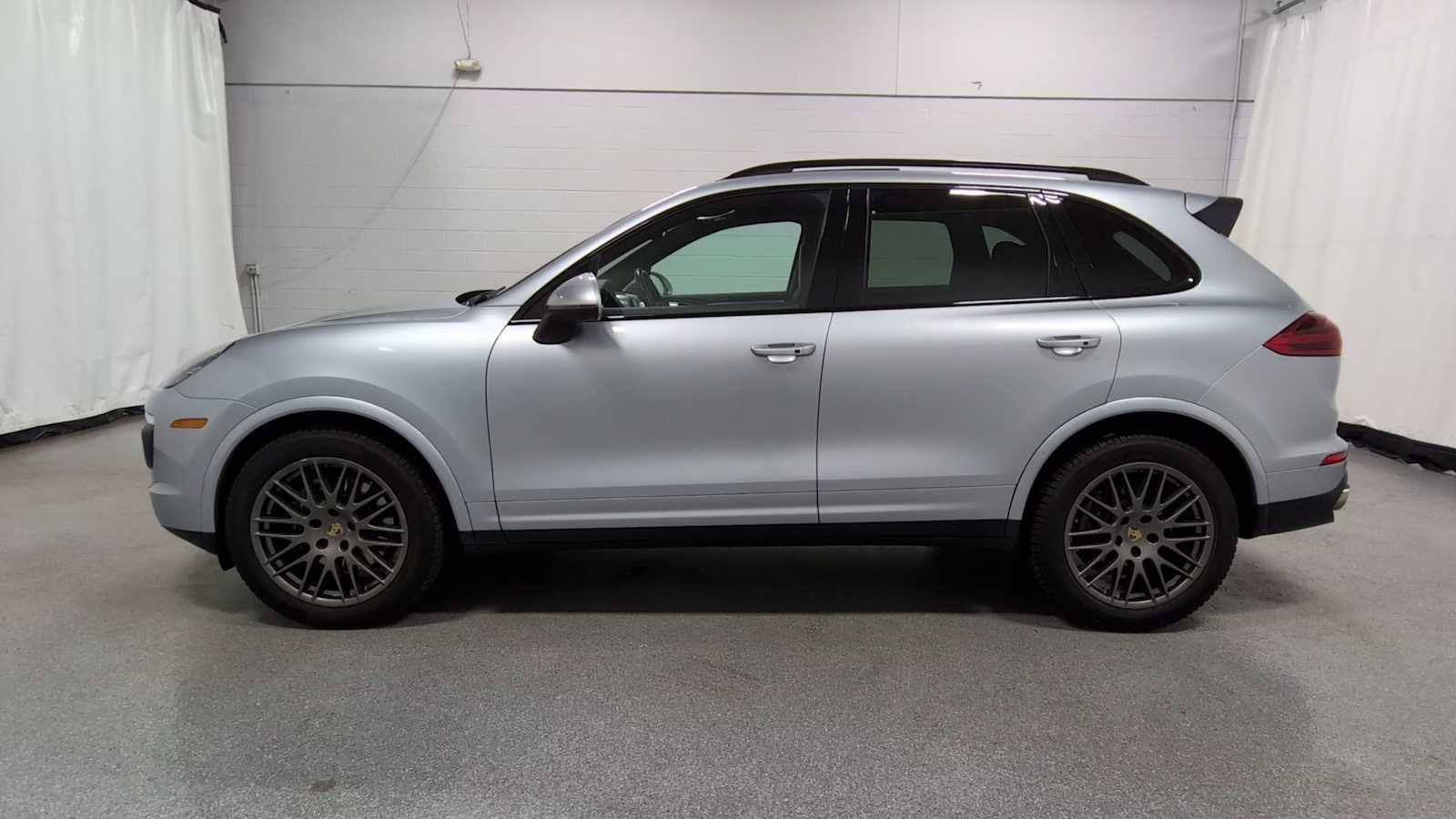 Thumbnail: 2017 Porsche Cayenne - 4