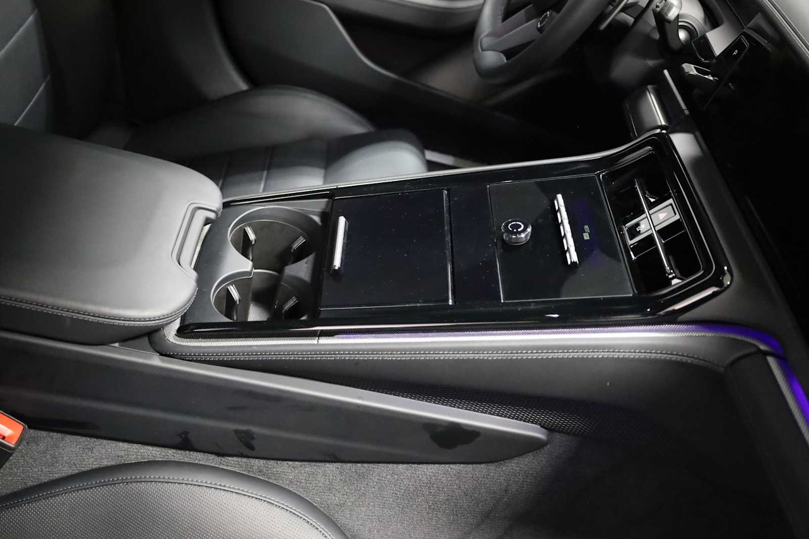 Thumbnail: 2025 Porsche Panamera - 20