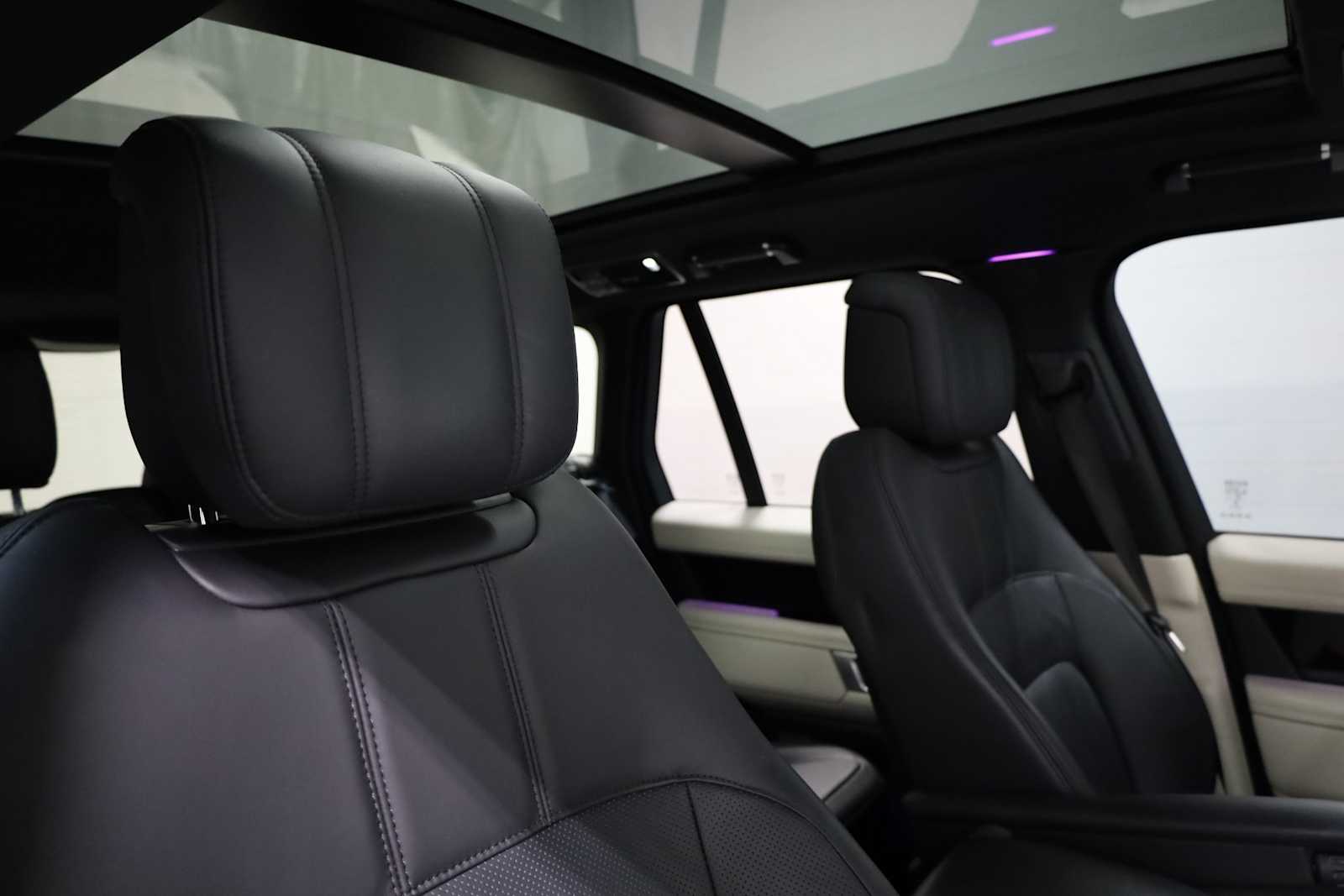 Thumbnail: 2021 Land Rover Range Rover - 21