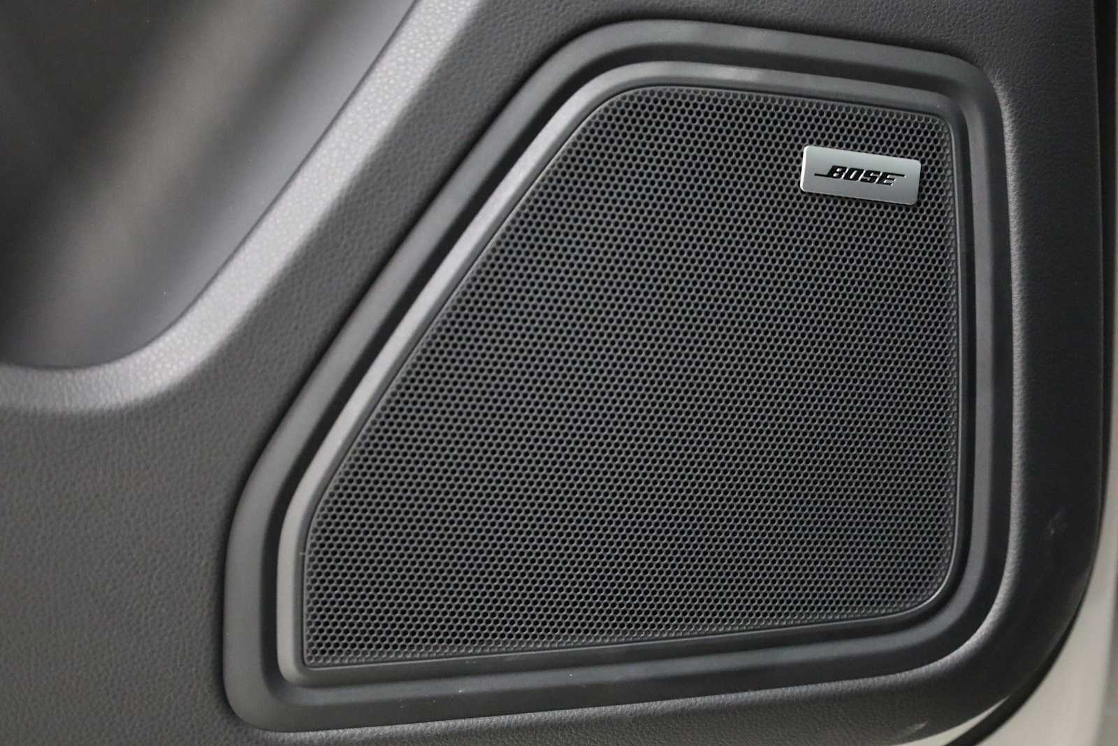 Thumbnail: 2026 Porsche Macan - 17