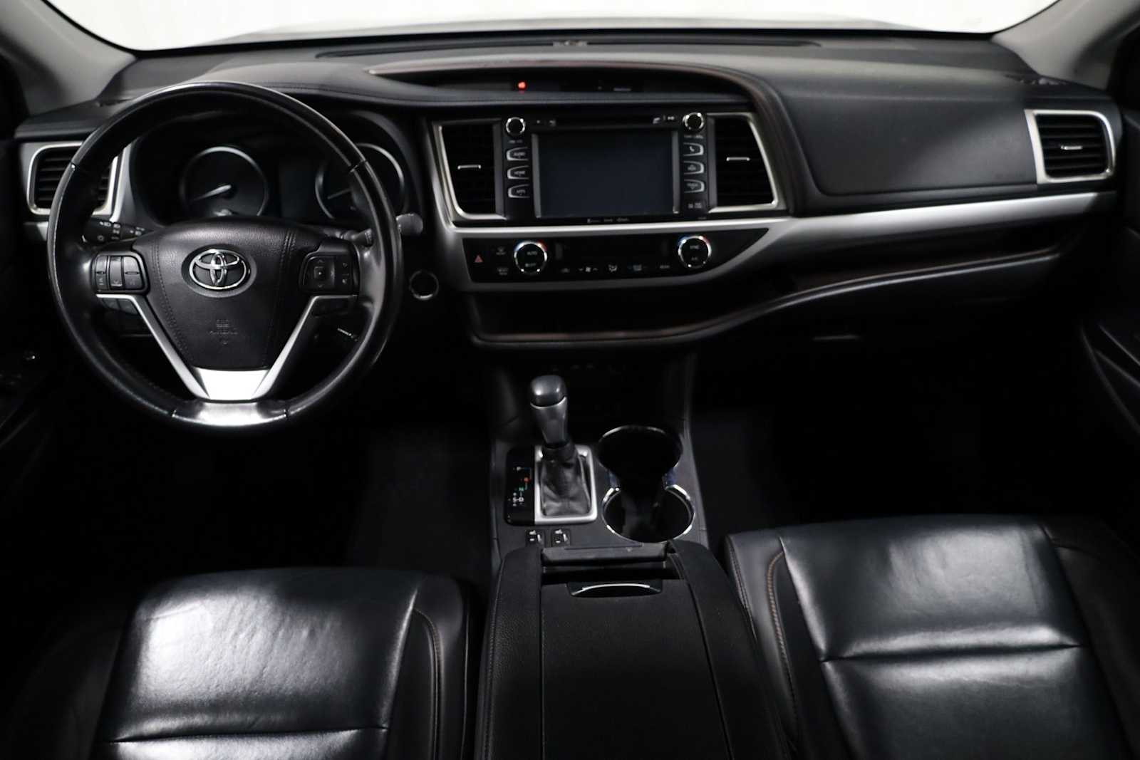 Thumbnail: 2019 Toyota Highlander - 24