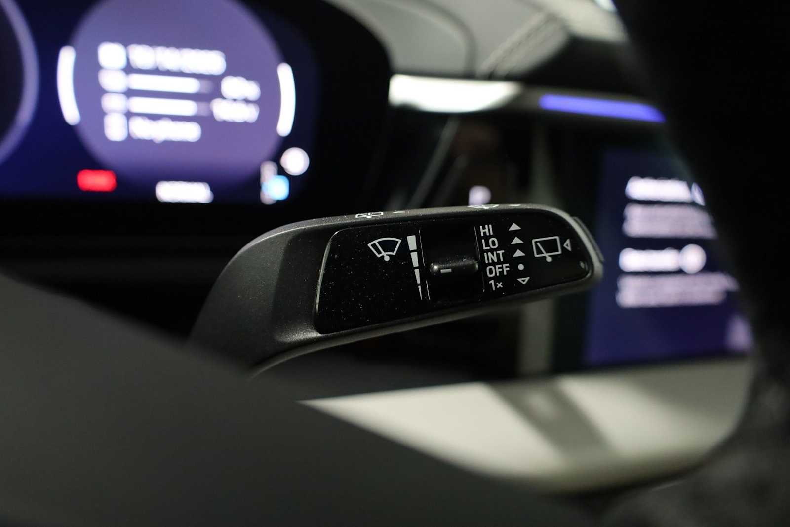 Thumbnail: 2025 Porsche Macan - 30