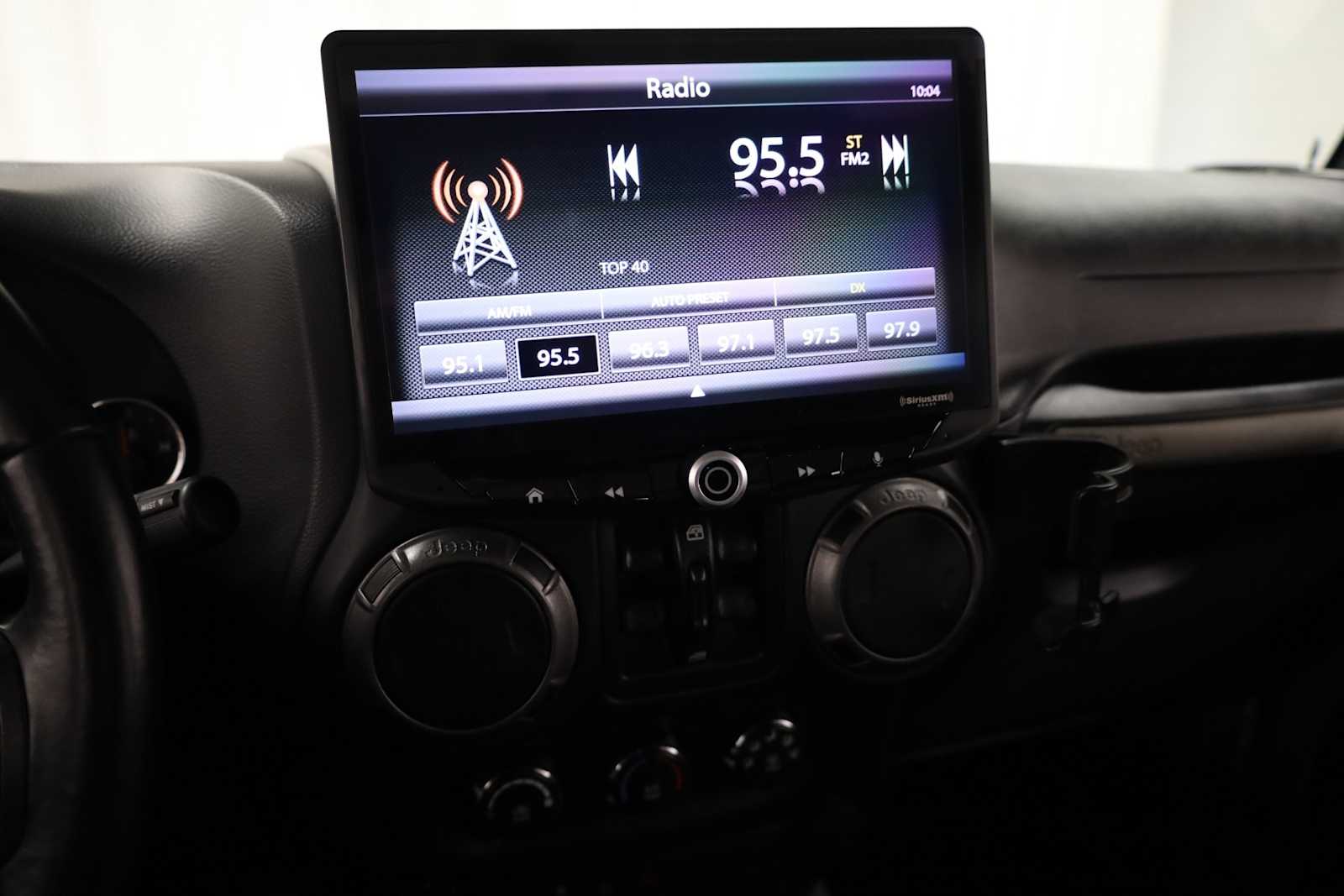 Thumbnail: 2017 Jeep Wrangler - 28