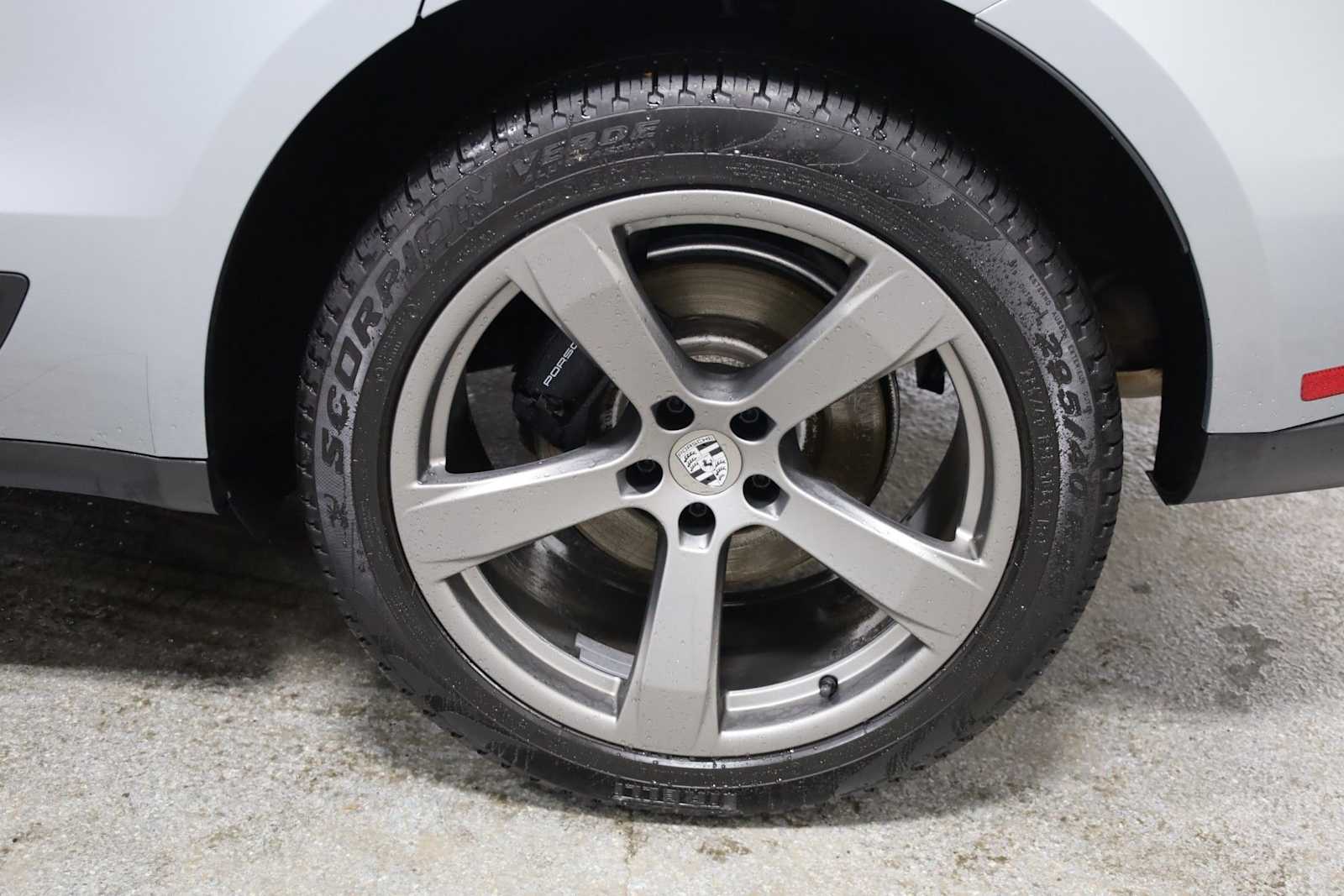 Thumbnail: 2023 Porsche Macan - 39