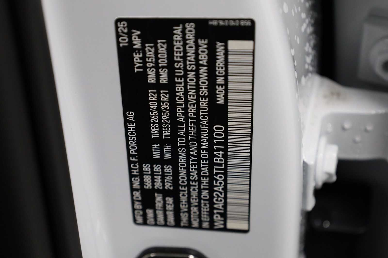 Thumbnail: 2026 Porsche Macan - 43