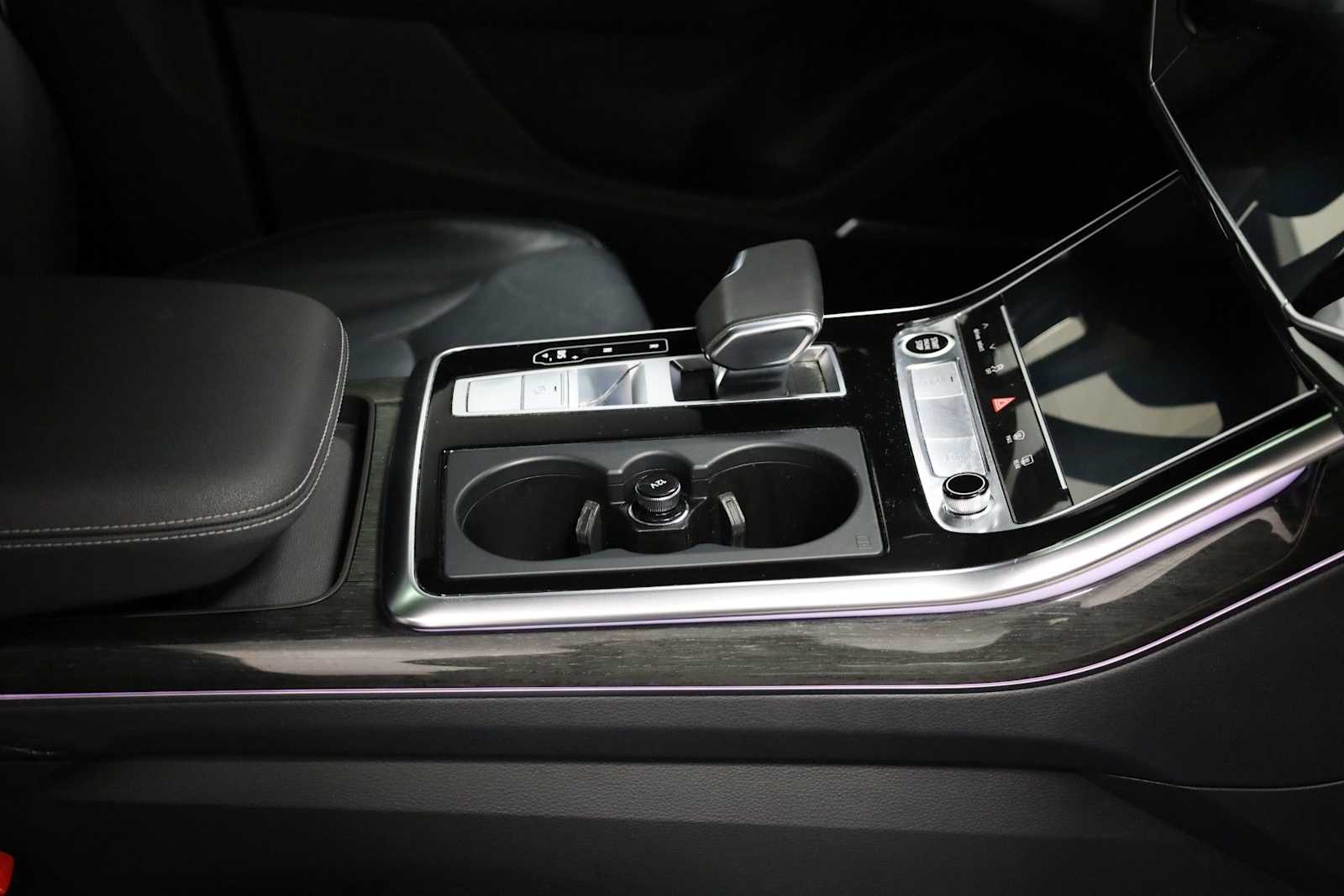 Thumbnail: 2021 Audi Q8 - 20