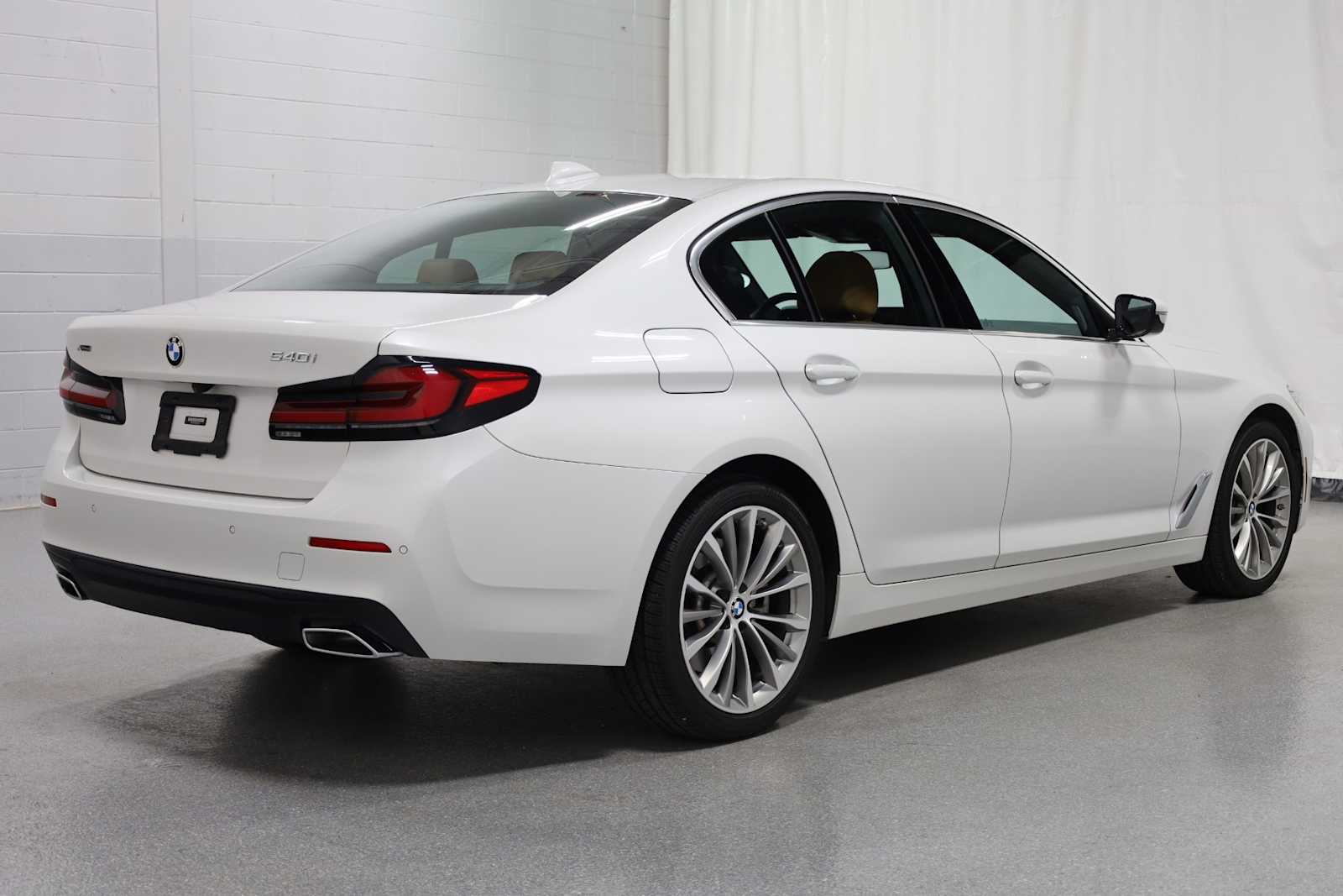 Thumbnail: 2022 BMW 5 Series - 9