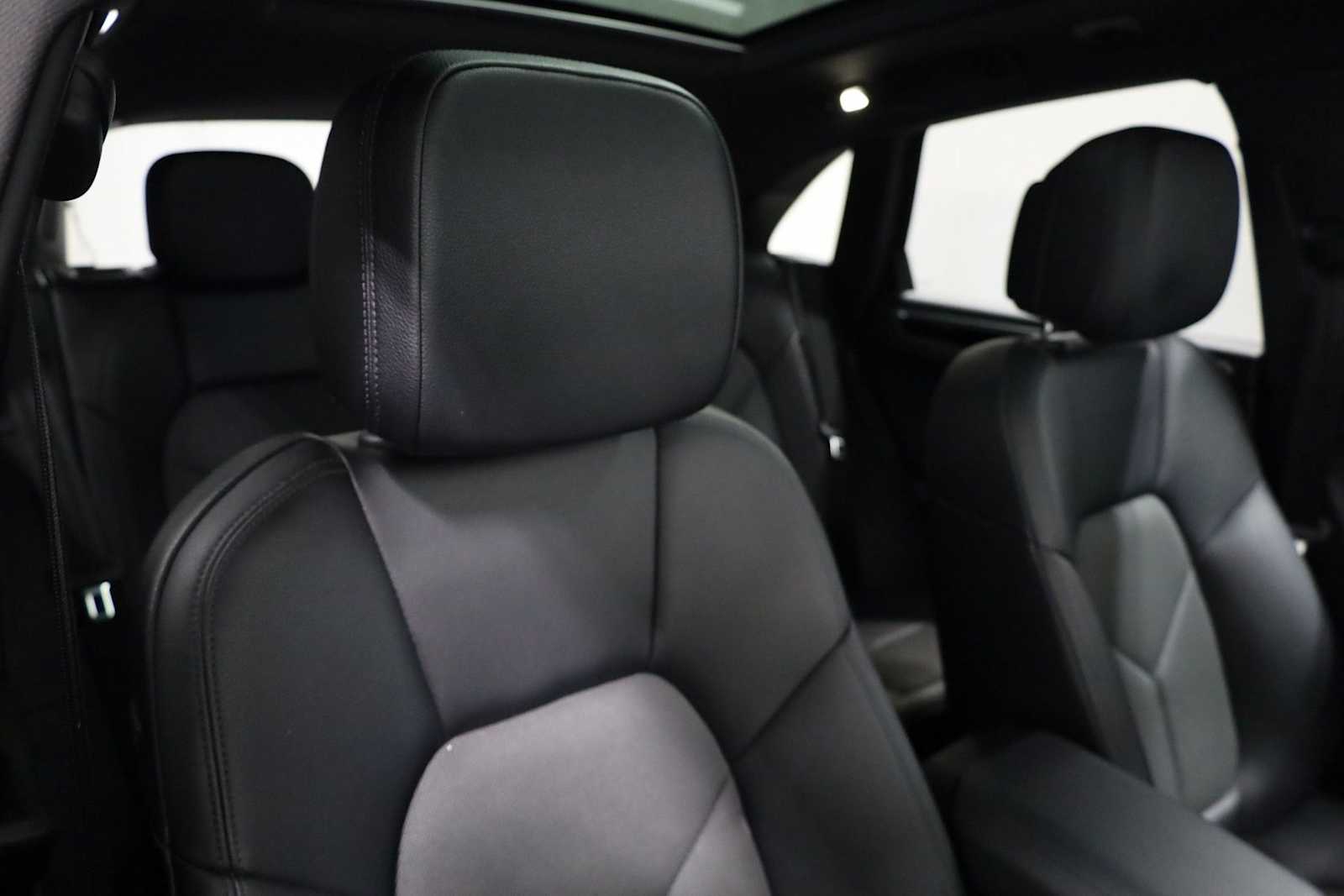 Thumbnail: 2023 Porsche Macan - 22