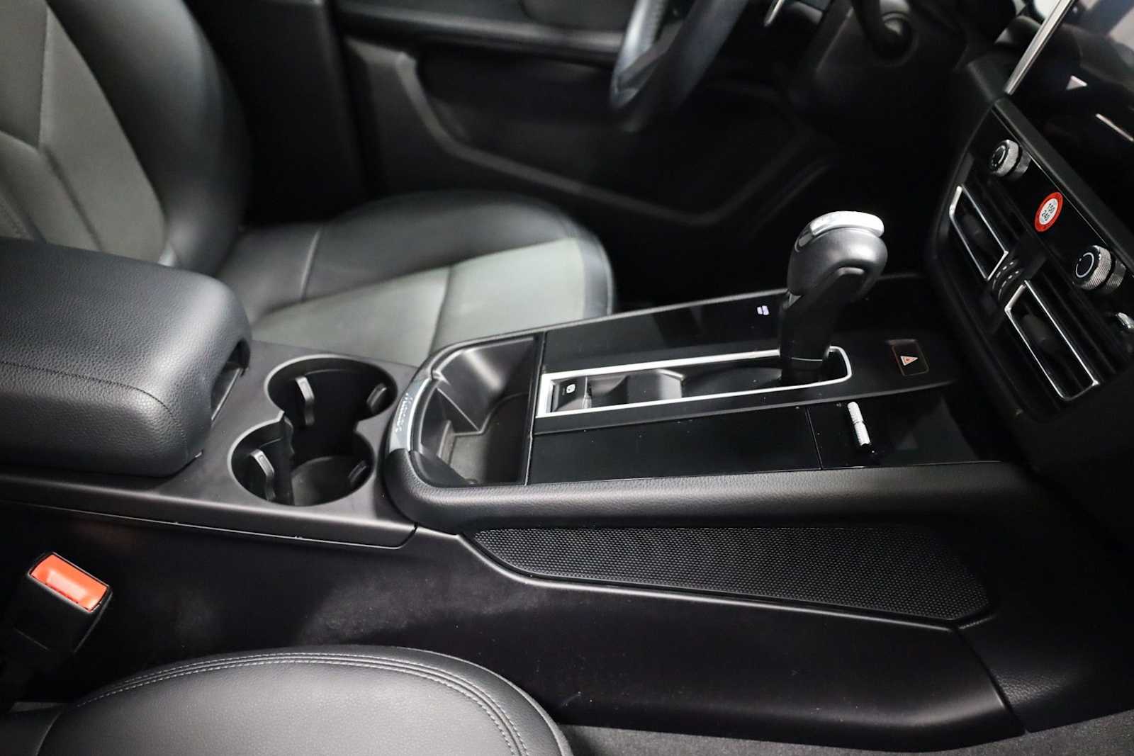 Thumbnail: 2023 Porsche Macan - 21