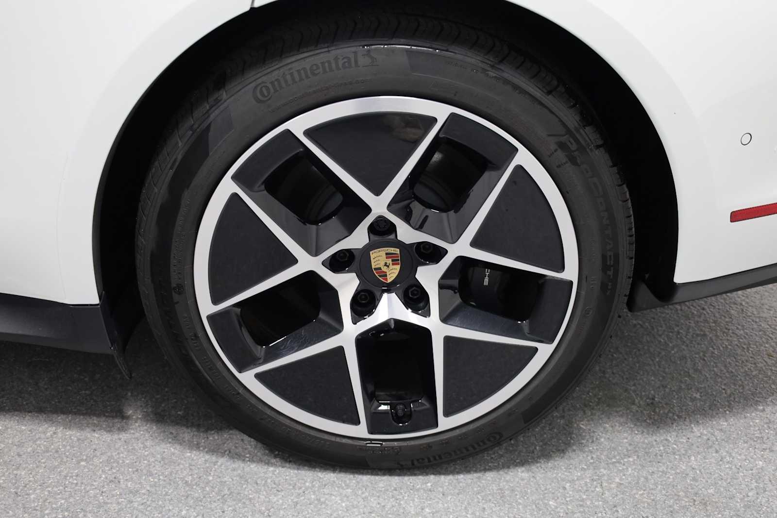 Thumbnail: 2025 Porsche Taycan - 39