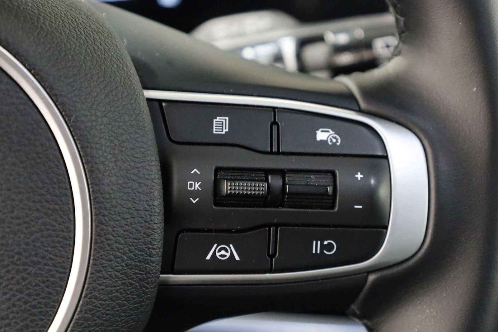 Thumbnail: 2023 Kia Sportage - 25