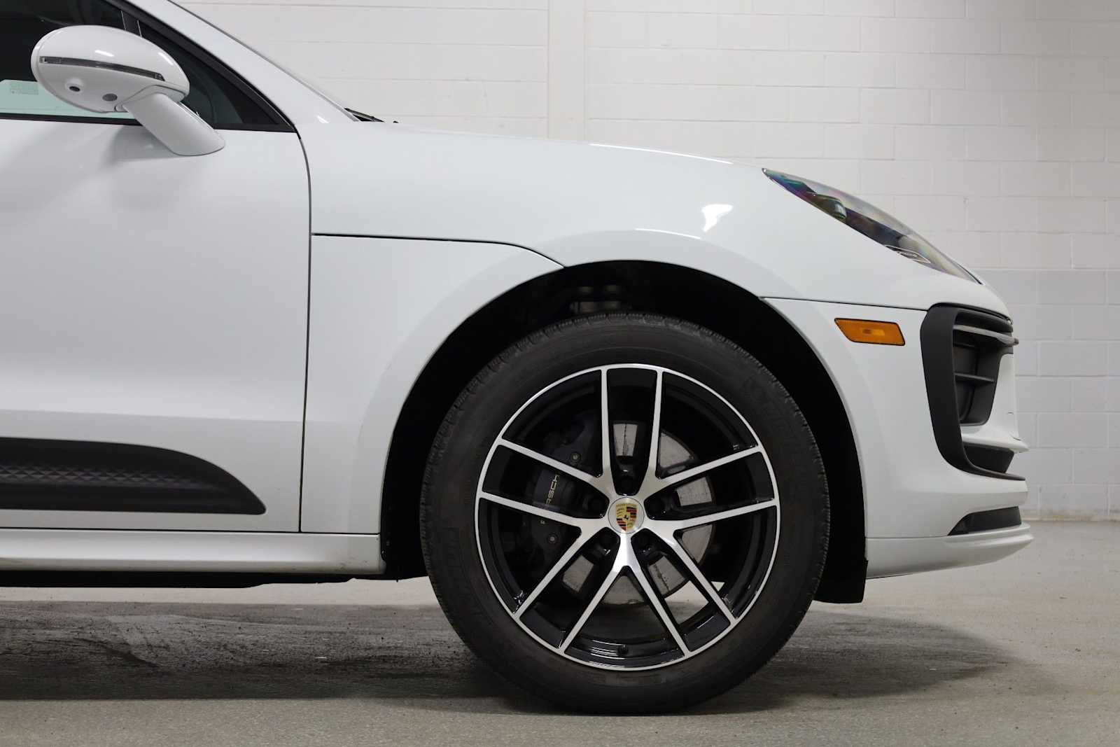 Thumbnail: 2023 Porsche Macan - 11