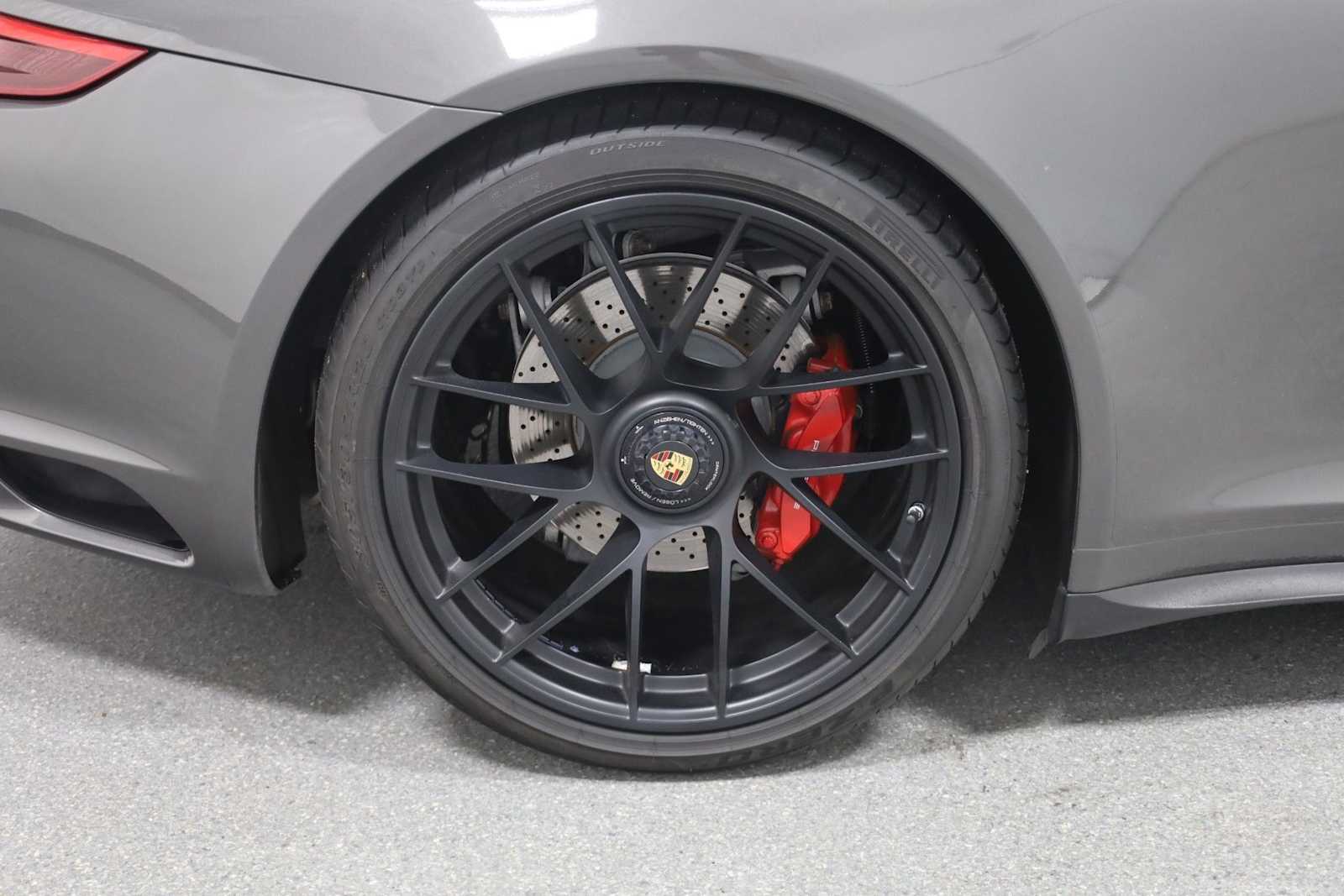 Thumbnail: 2019 Porsche 911 - 34