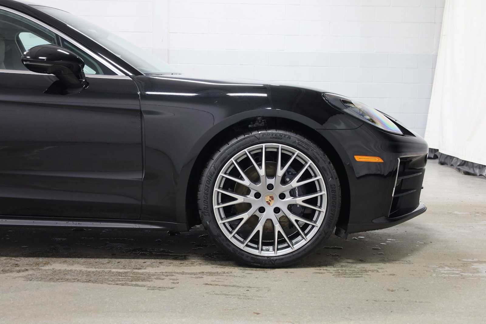 Thumbnail: 2026 Porsche Panamera - 11