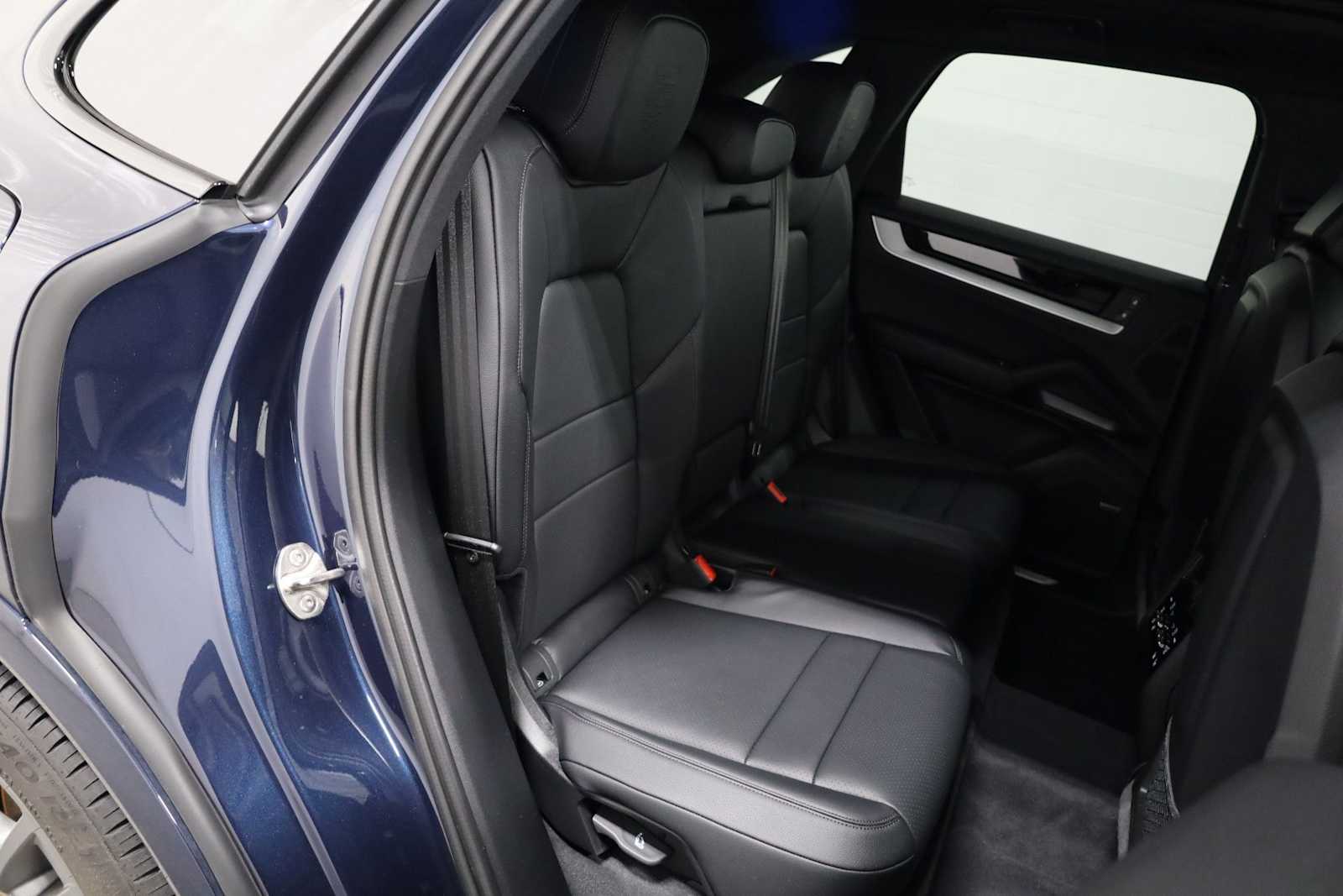 Thumbnail: 2025 Porsche Cayenne - 35