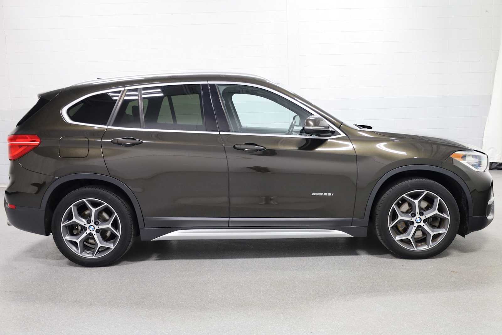 Thumbnail: 2016 BMW X1 - 10