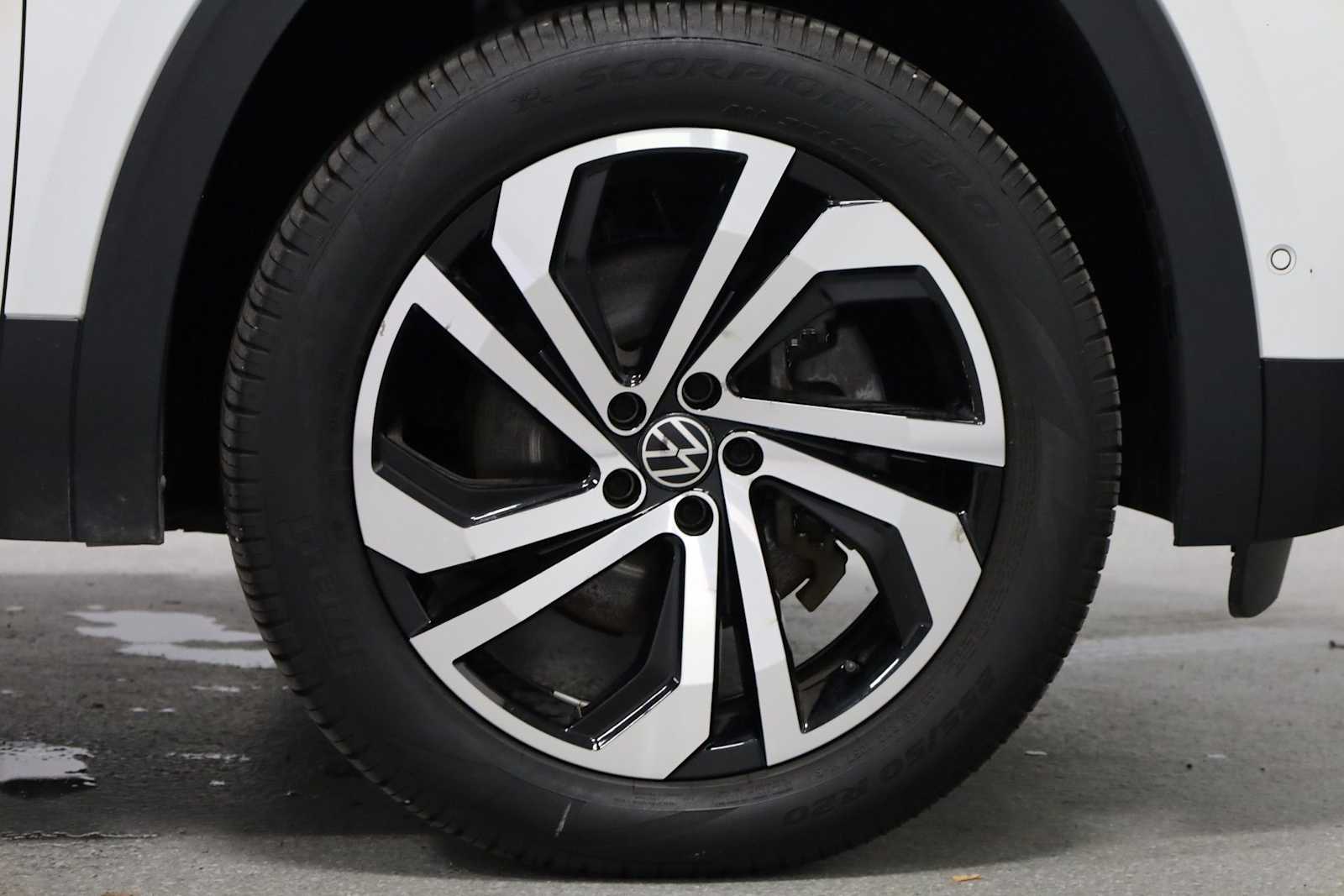 Thumbnail: 2021 Volkswagen Atlas - 12