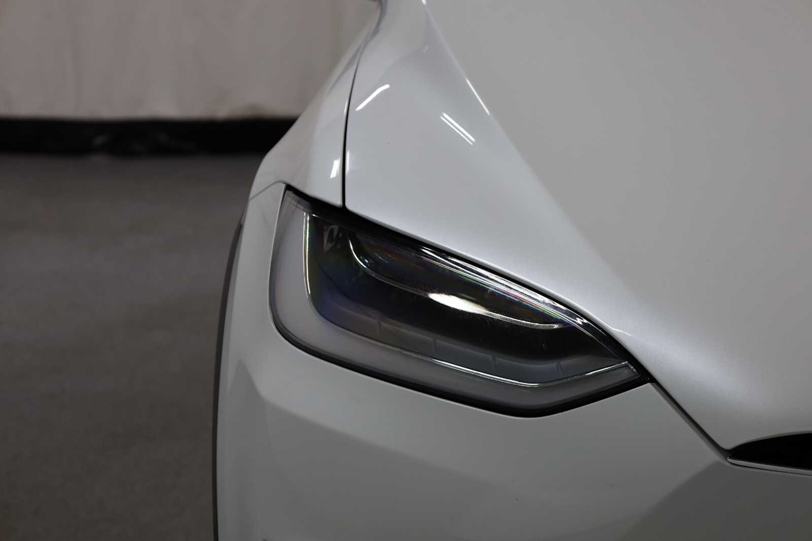 Thumbnail: 2021 Tesla Model X - 15