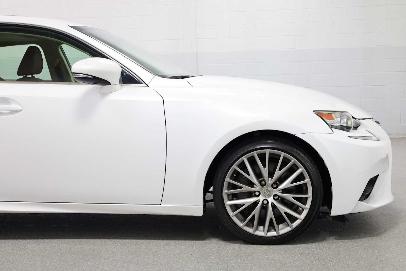 Thumbnail: 2016 Lexus IS - 11