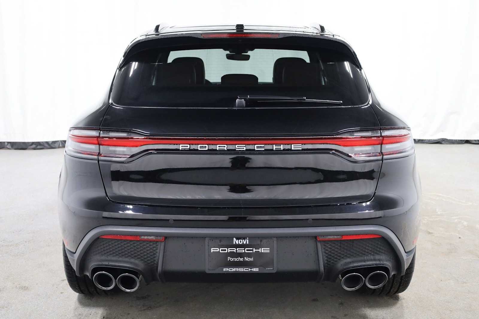 Thumbnail: 2026 Porsche Macan - 7
