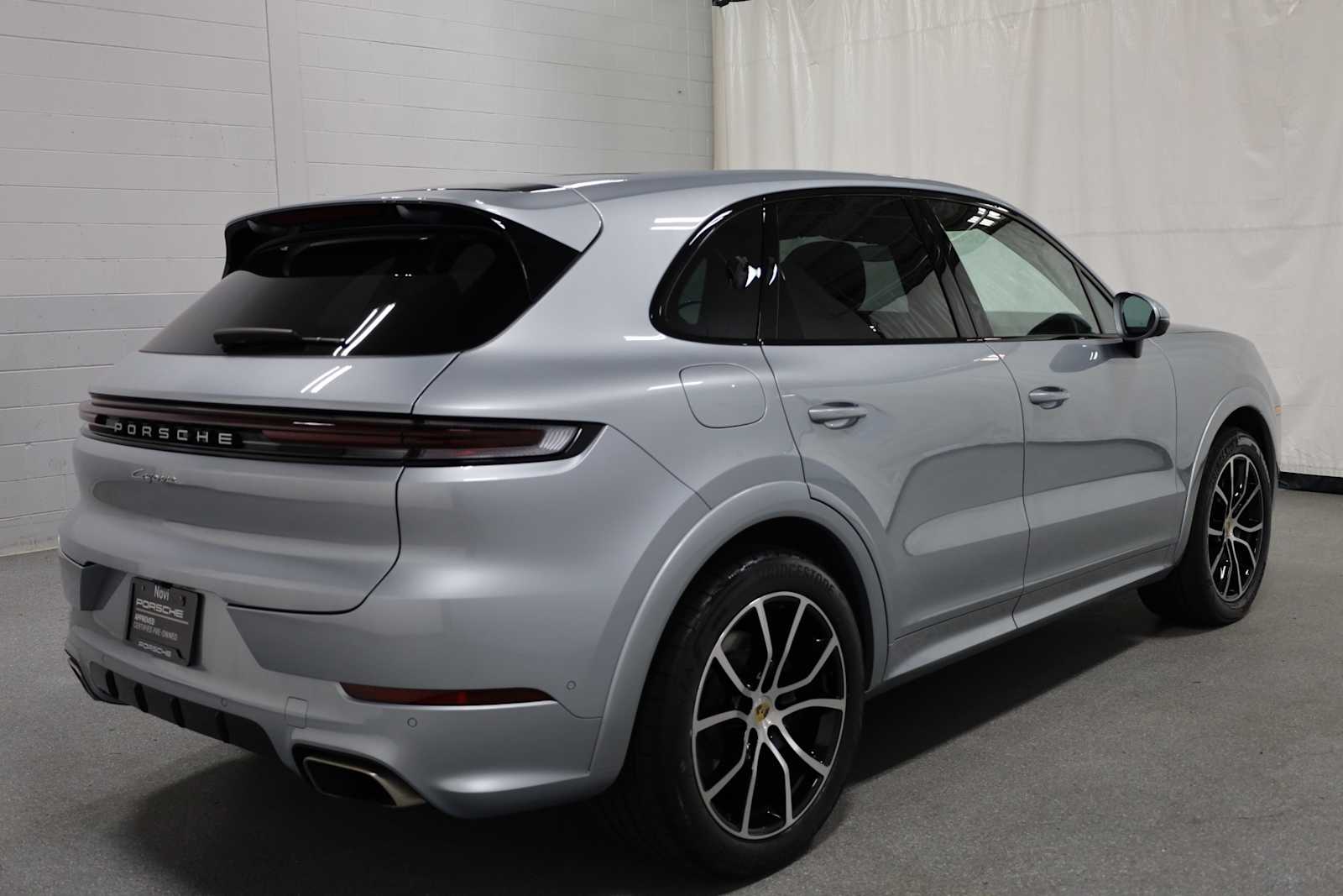 Thumbnail: 2024 Porsche Cayenne - 9