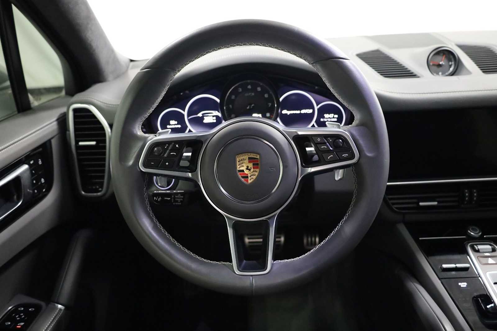 Thumbnail: 2023 Porsche Cayenne - 25