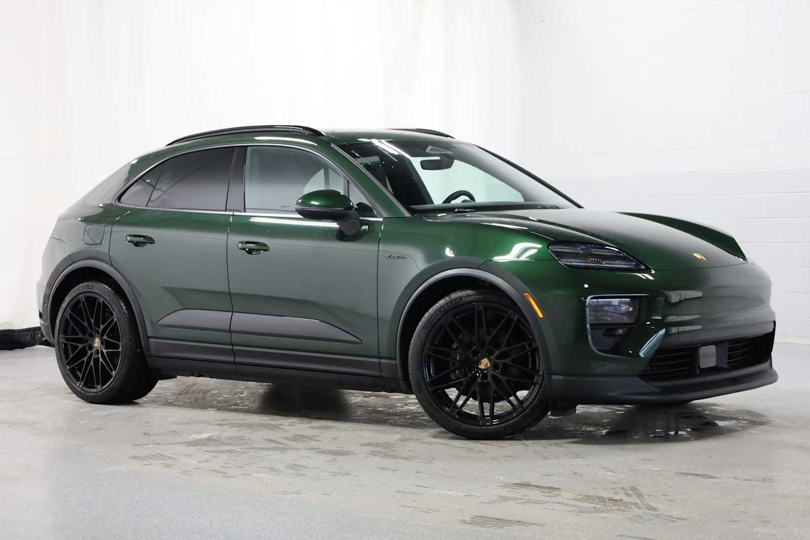 Thumbnail: 2024 Porsche Macan - 9