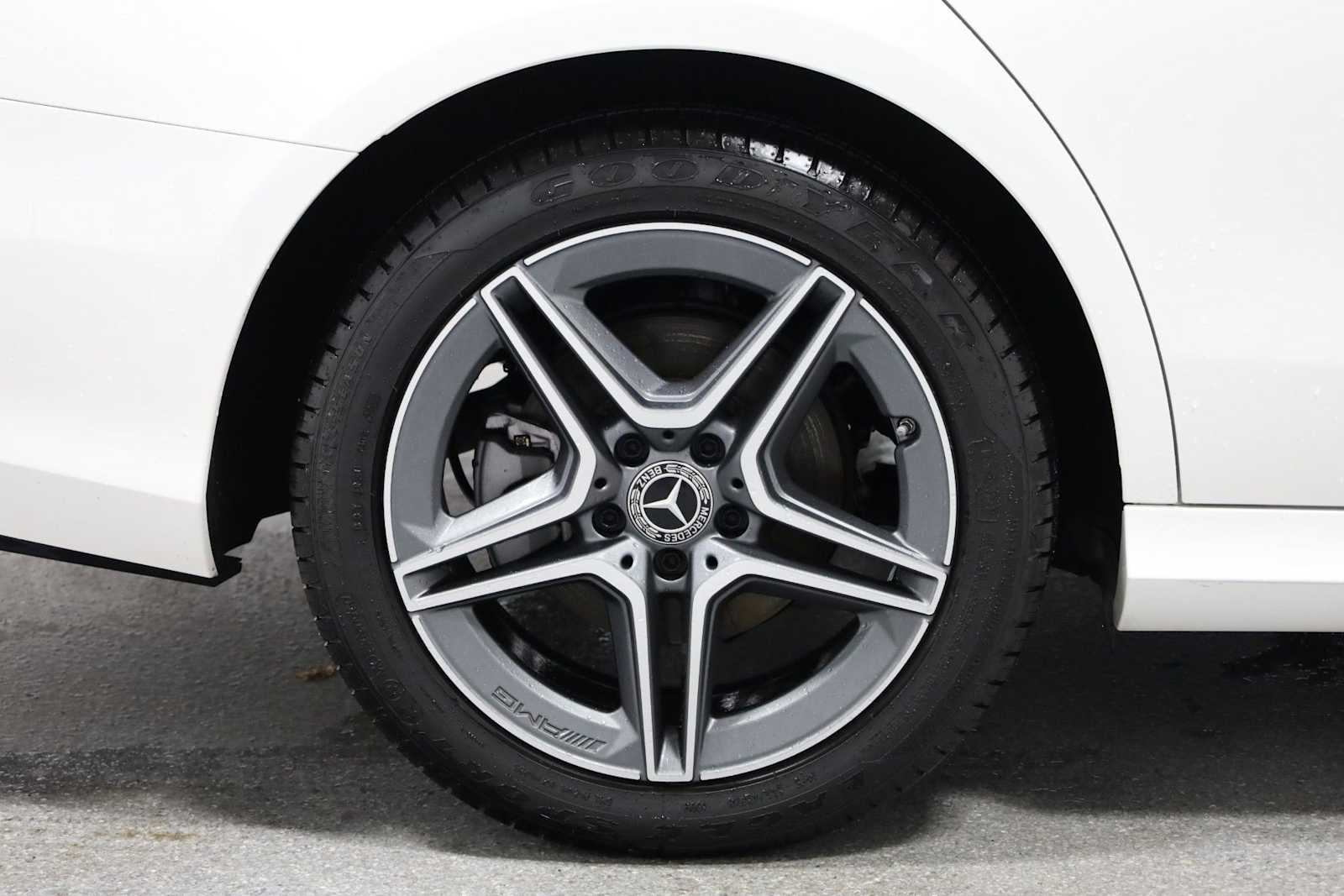 Thumbnail: 2023 Mercedes-Benz E-Class - 31