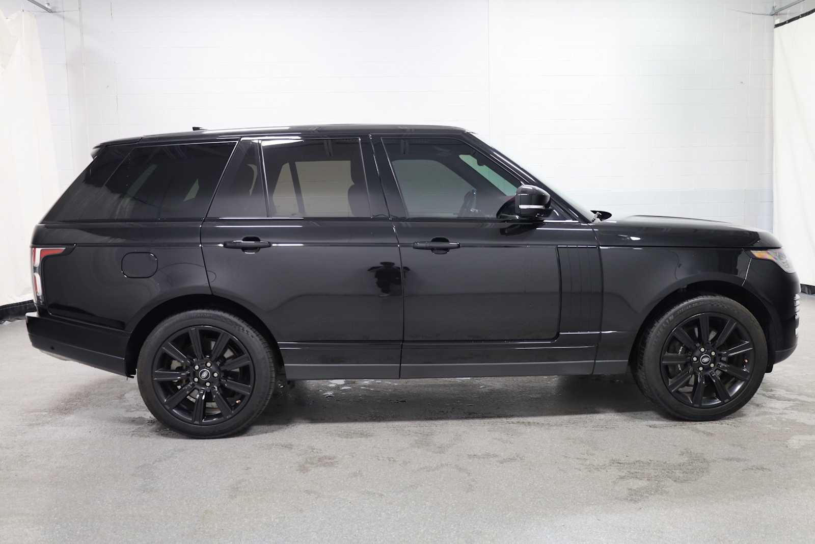 Thumbnail: 2021 Land Rover Range Rover - 10