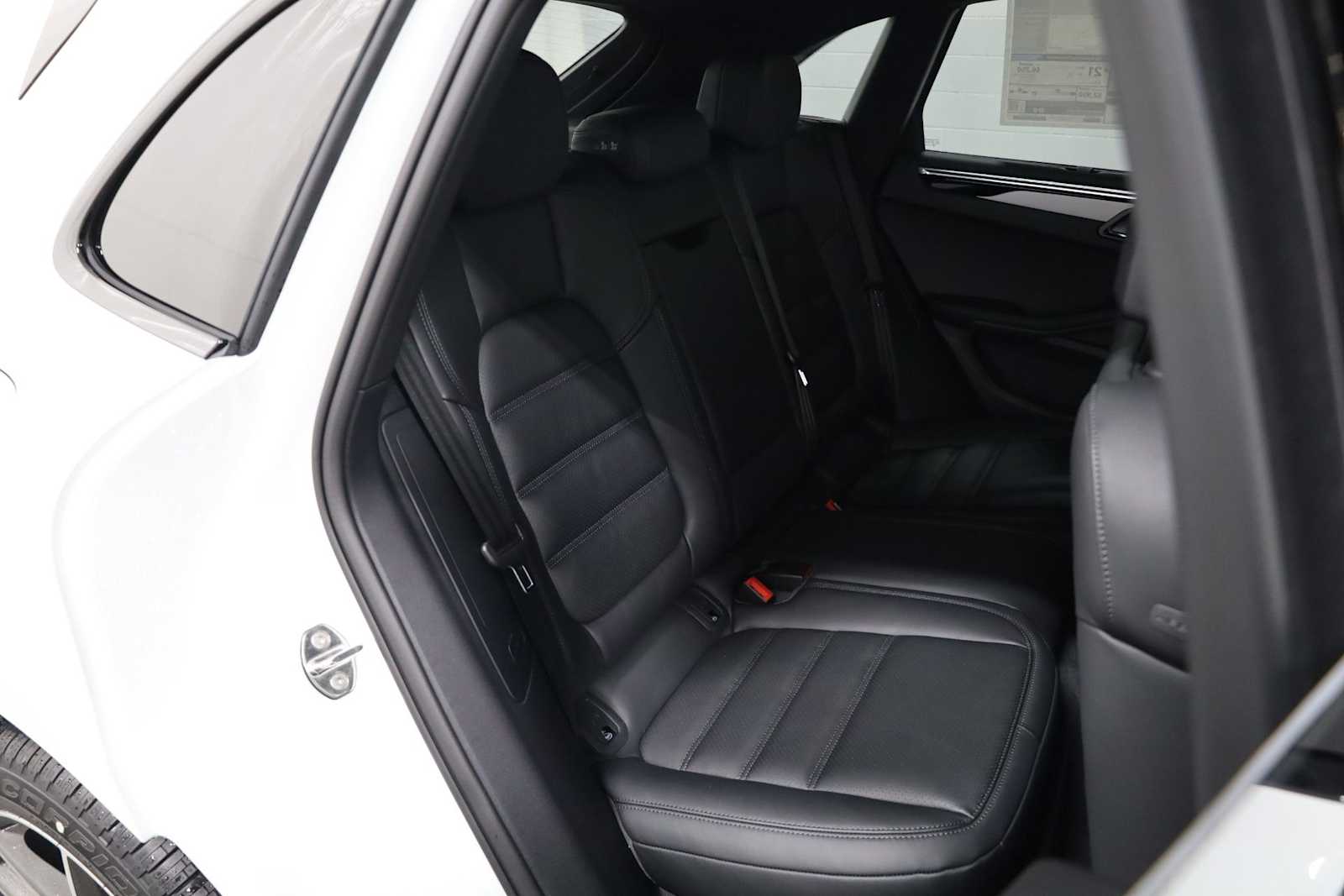 Thumbnail: 2026 Porsche Macan - 37