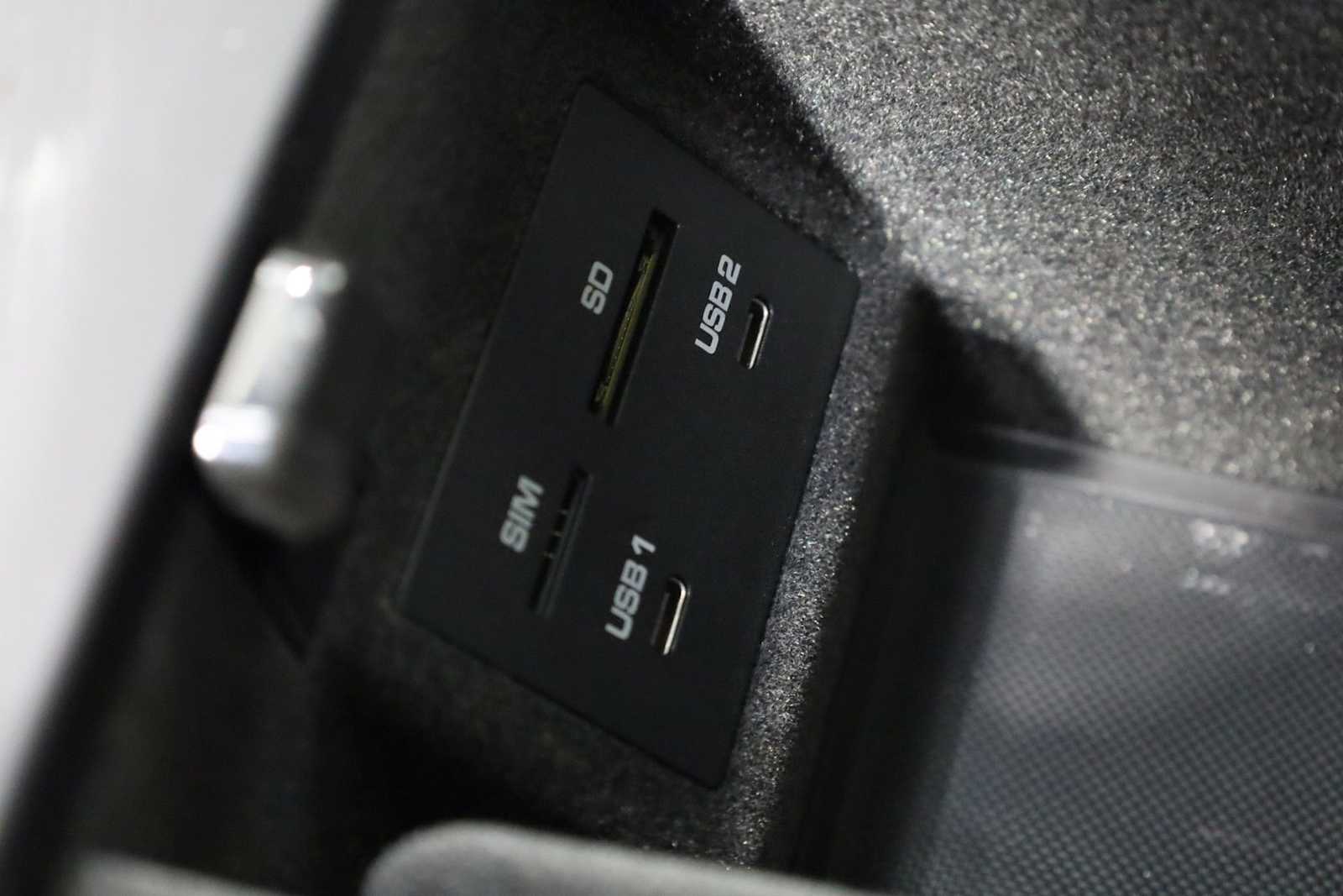 Thumbnail: 2025 Porsche Macan - 35