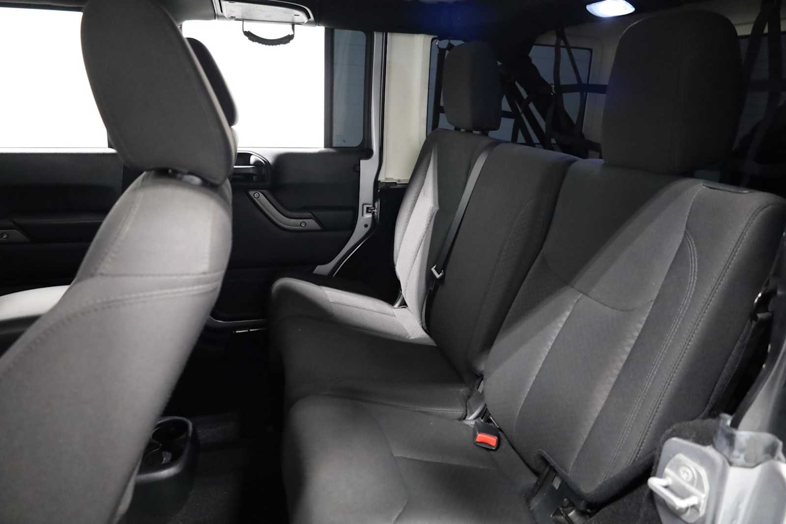 Thumbnail: 2017 Jeep Wrangler - 30