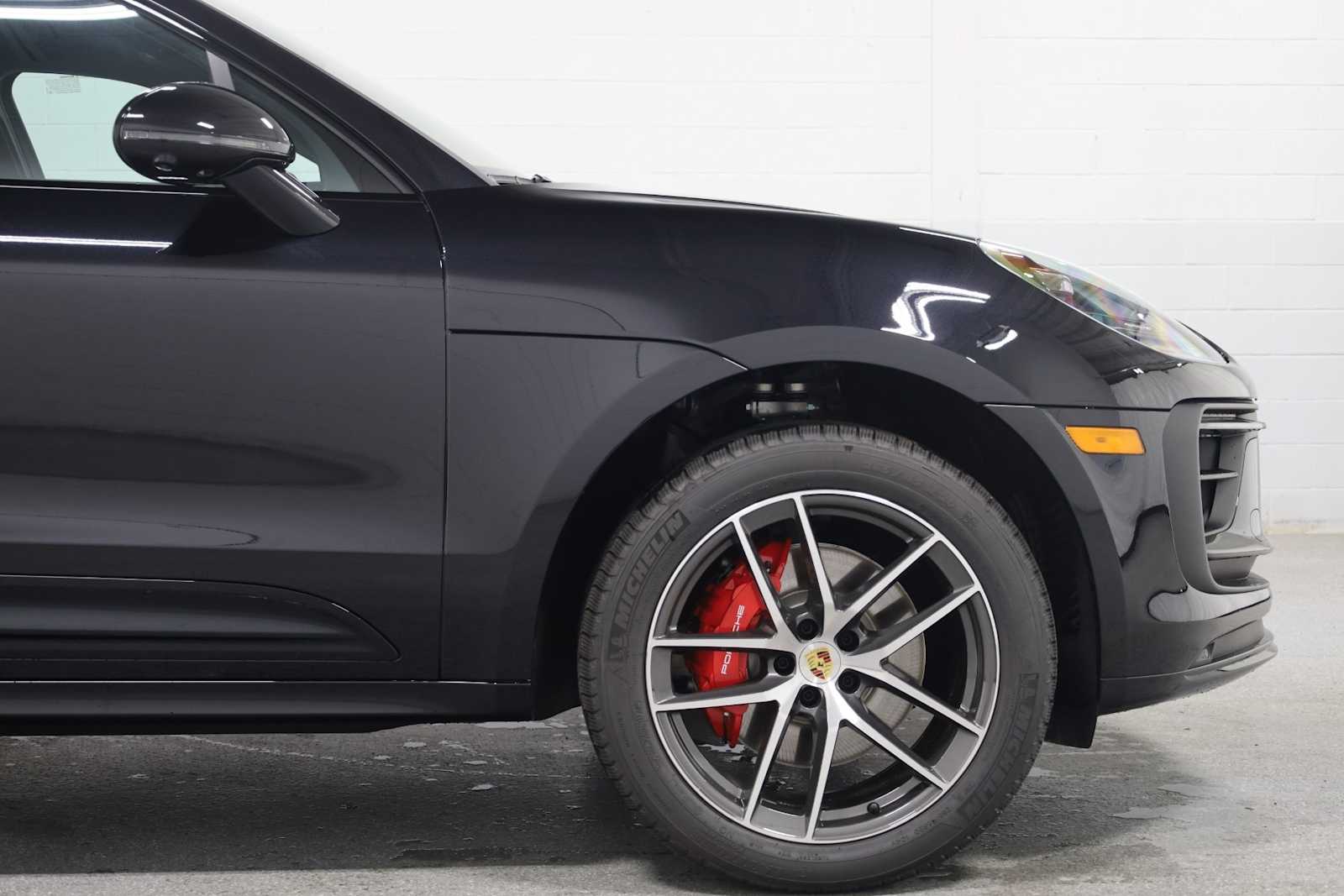 Thumbnail: 2025 Porsche Macan - 11