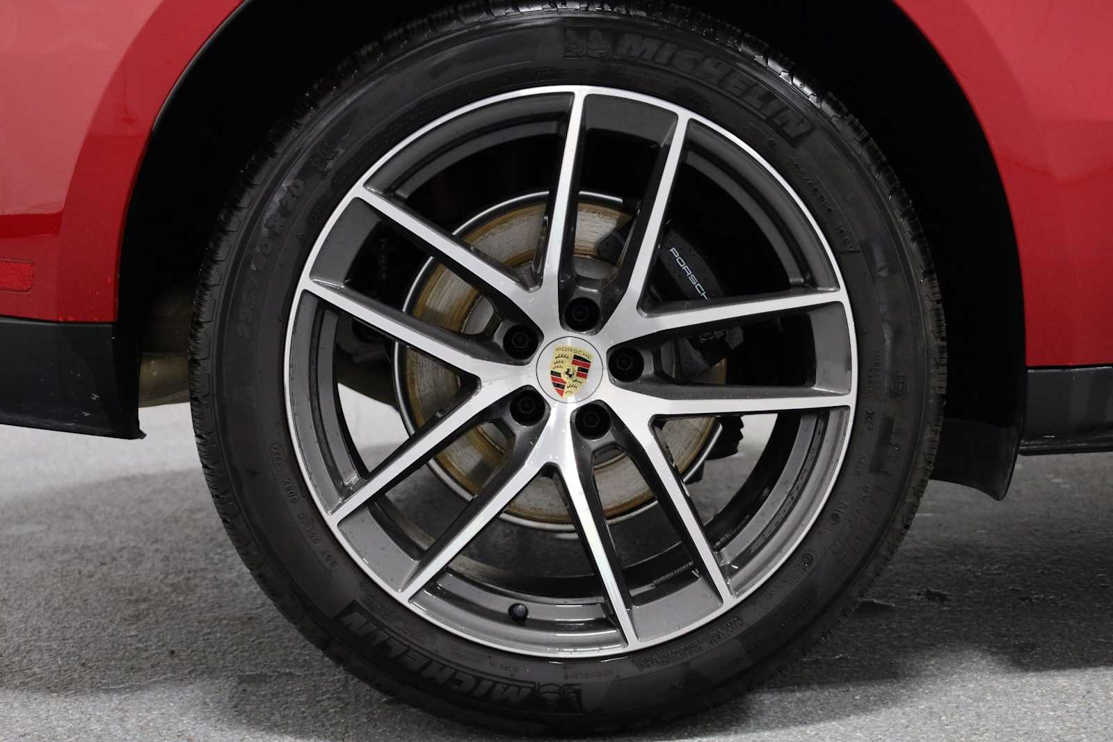 Thumbnail: 2025 Porsche Macan - 38