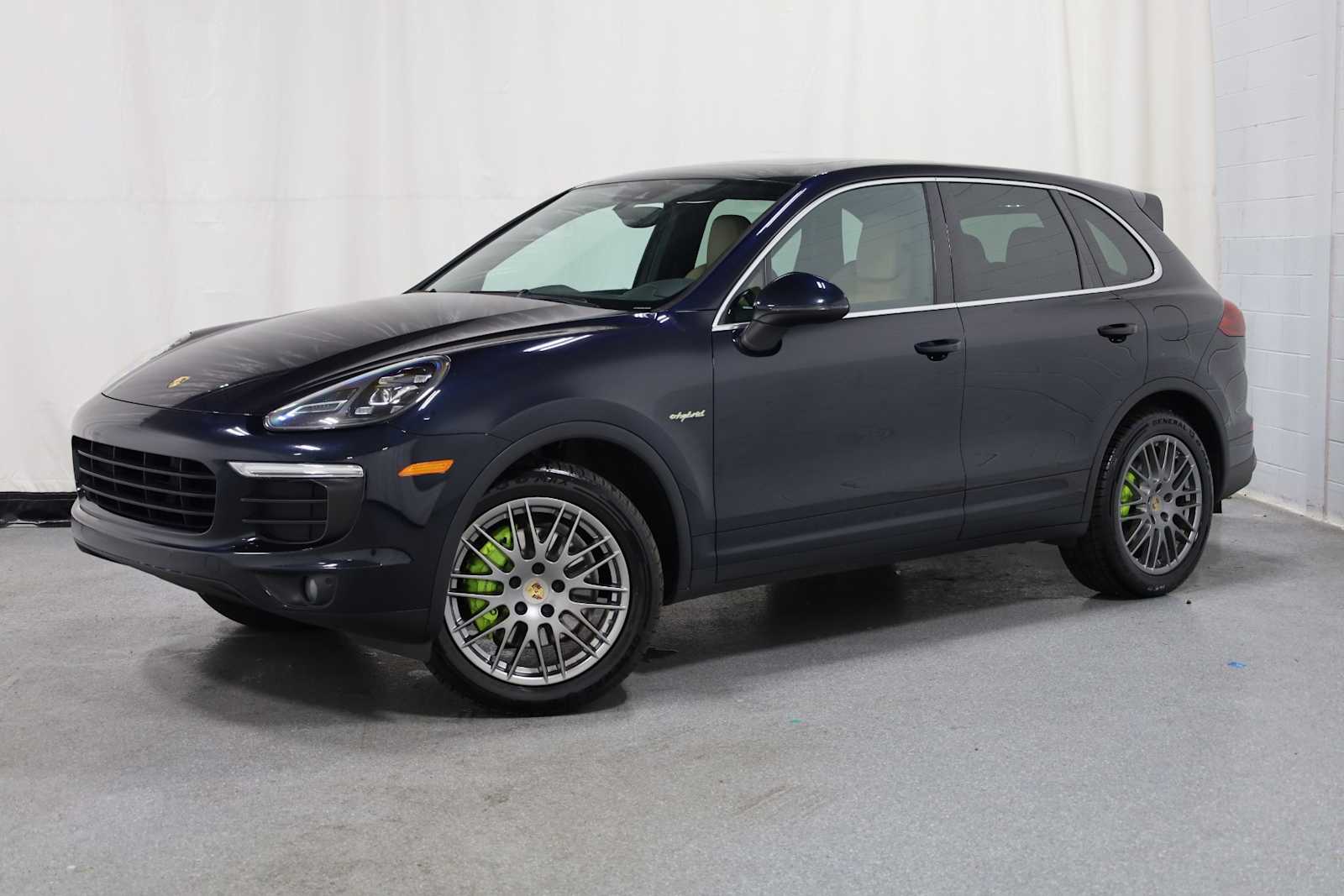 Thumbnail: 2016 Porsche Cayenne - 1