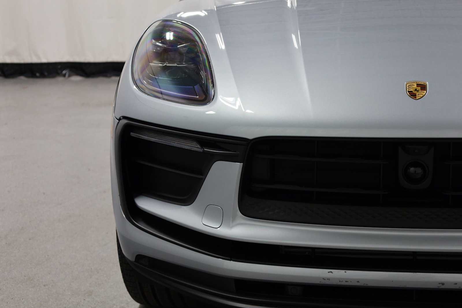 Thumbnail: 2026 Porsche Macan - 15