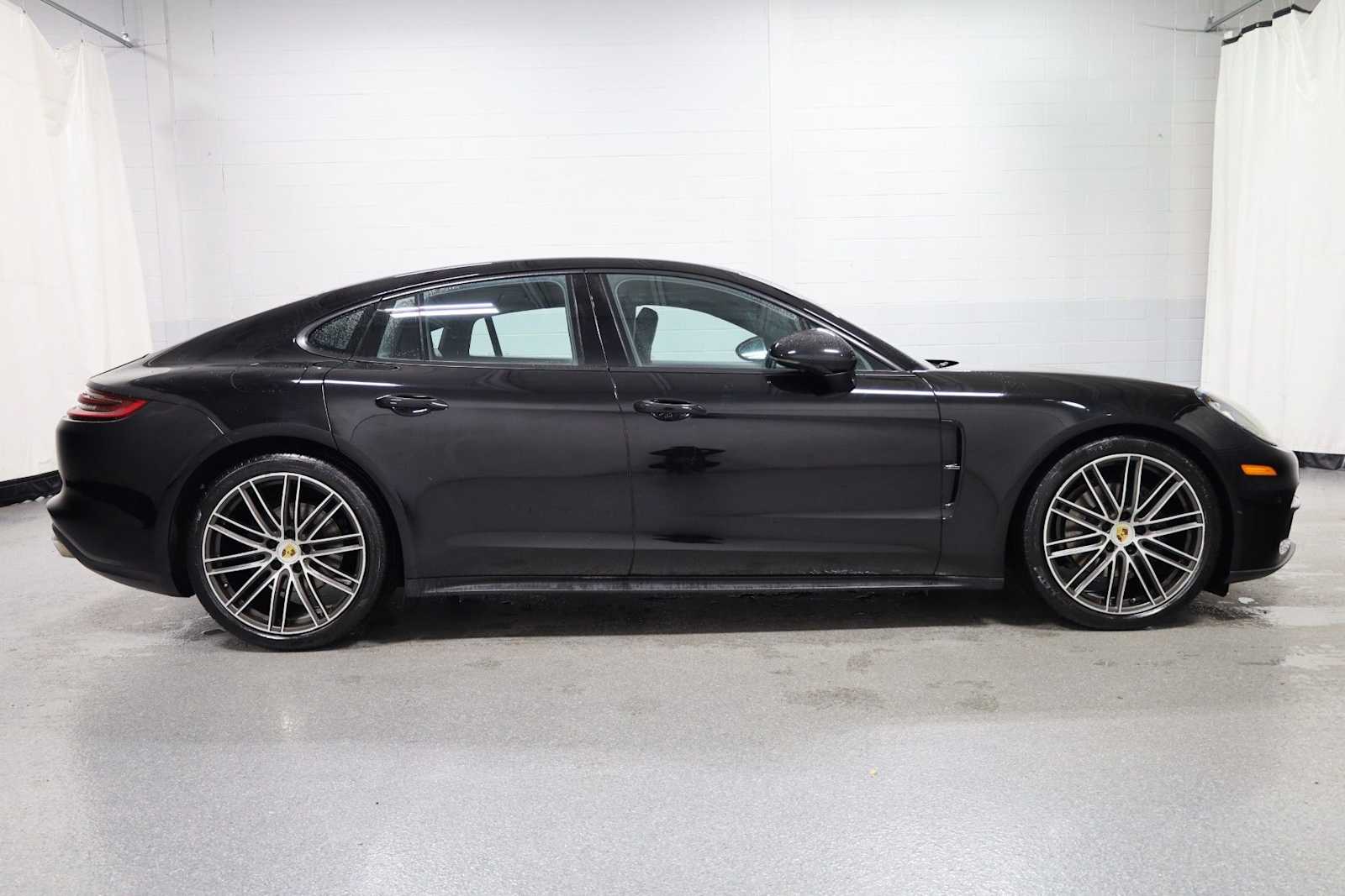 Thumbnail: 2018 Porsche Panamera - 10