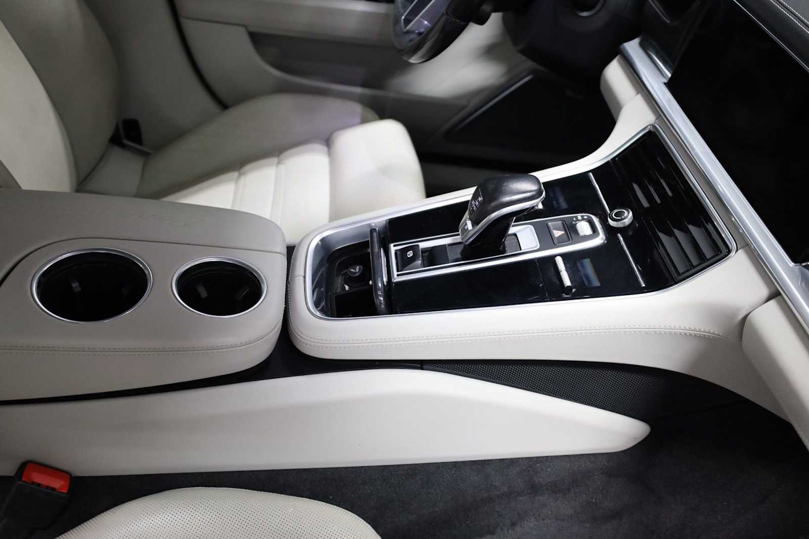 Thumbnail: 2017 Porsche Panamera - 21