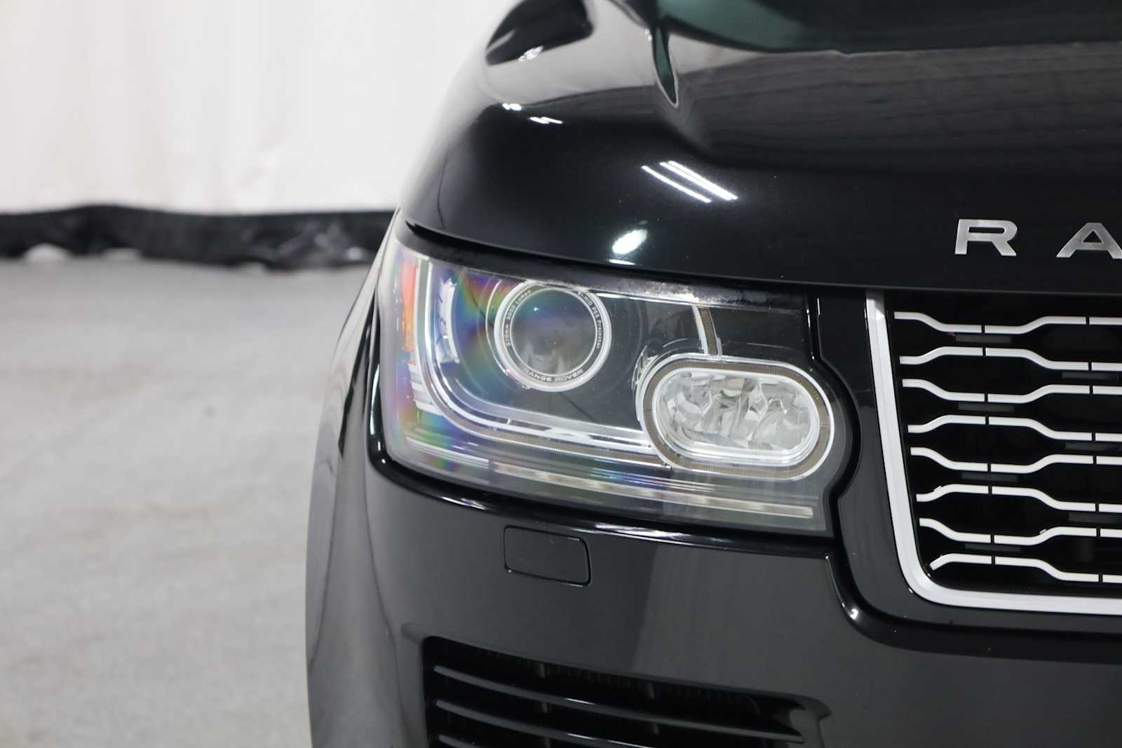Thumbnail: 2015 Land Rover Range Rover - 15
