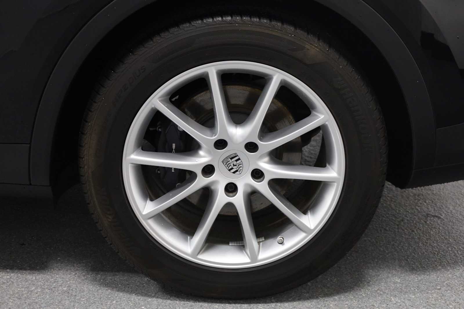 Thumbnail: 2024 Porsche Cayenne - 34