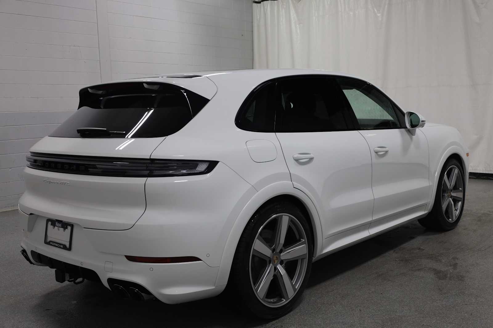 Thumbnail: 2025 Porsche Cayenne - 9