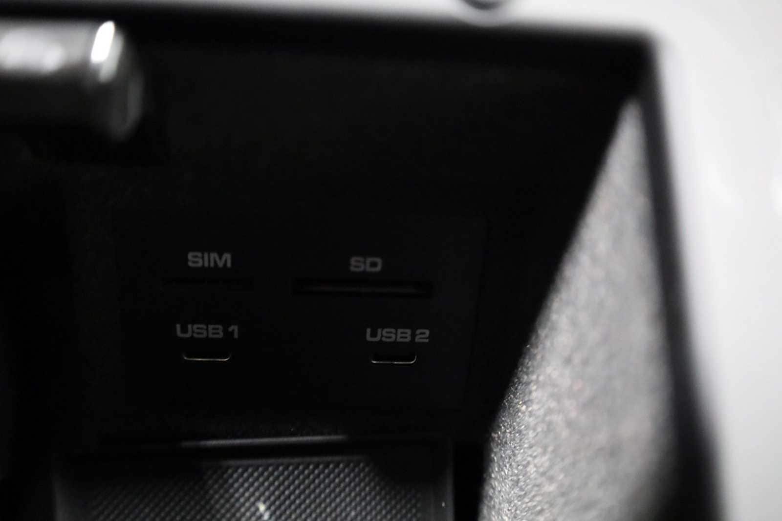 Thumbnail: 2025 Porsche Macan - 35